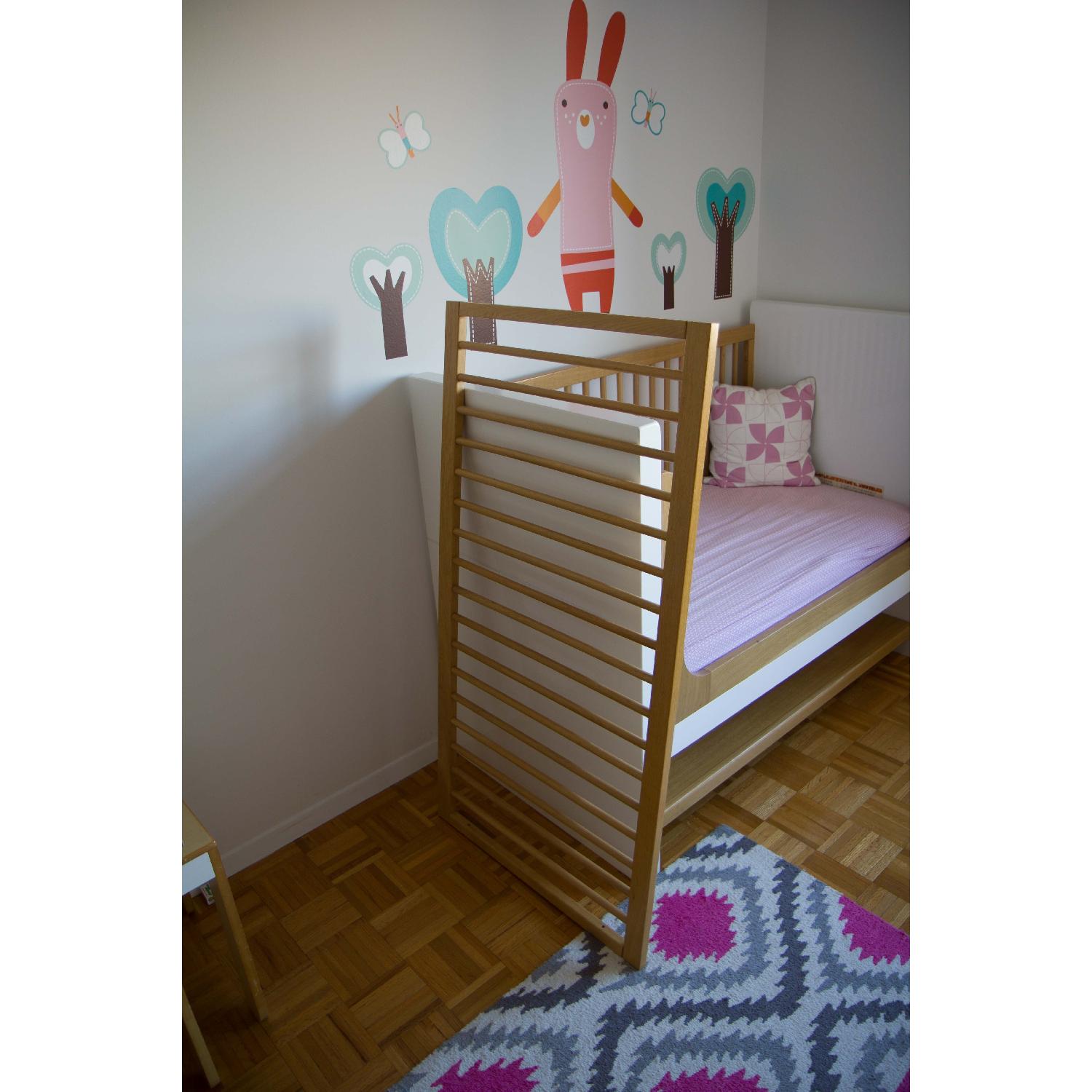 Netto Collection Case Group Crib + Toddler Bed Conversion - image-2