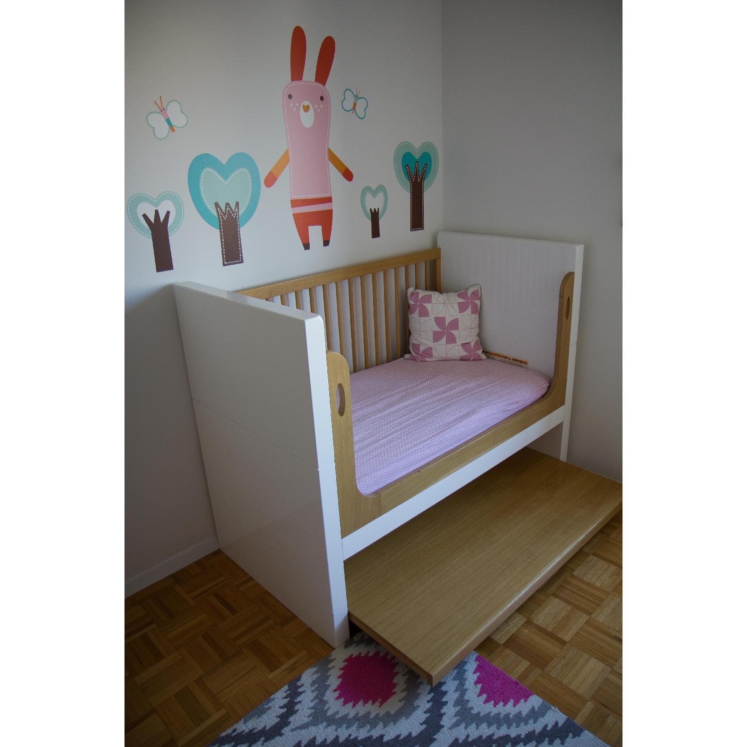 Netto Collection Case Group Crib + Toddler Bed Conversion - image-3