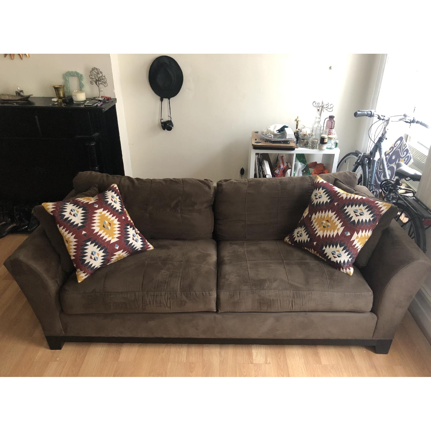 H M Richards Sofa Chair Aptdeco