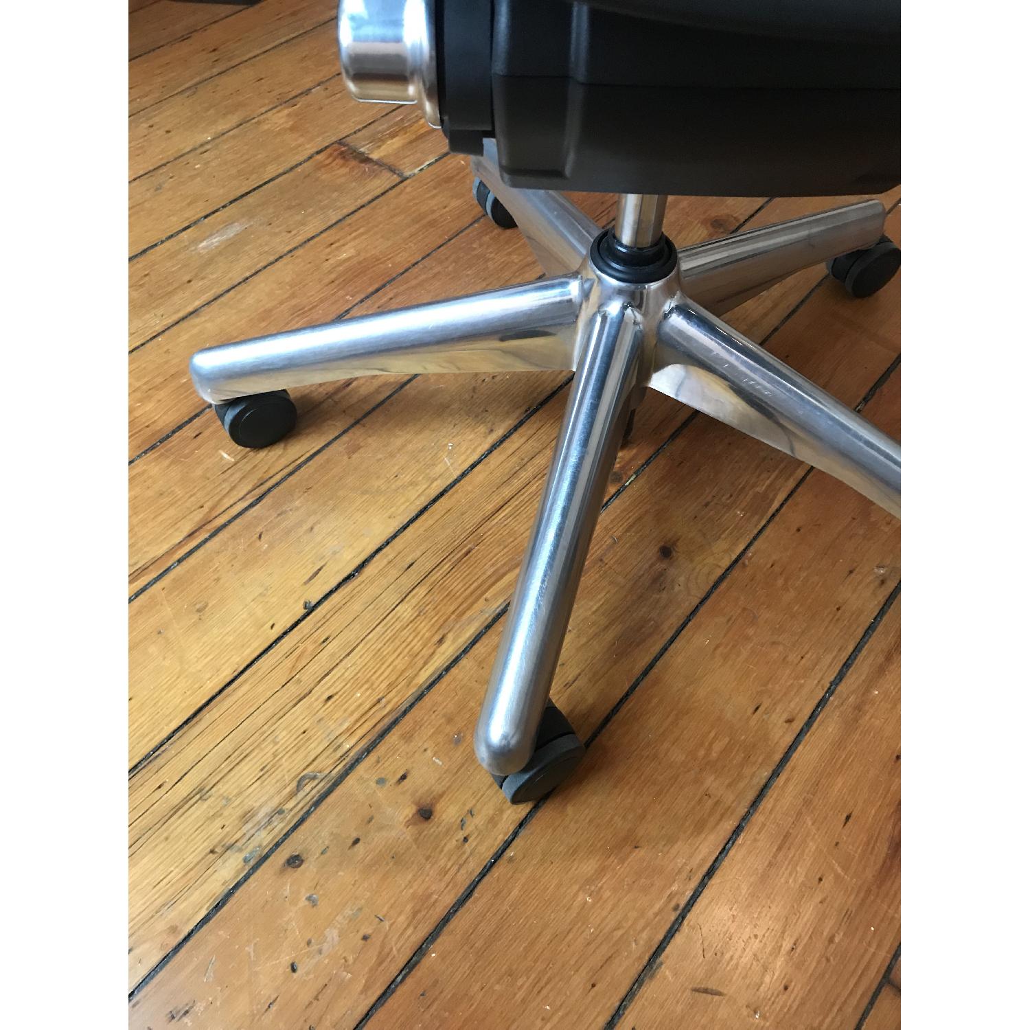 Herman Miller Aeron Chair - image-3