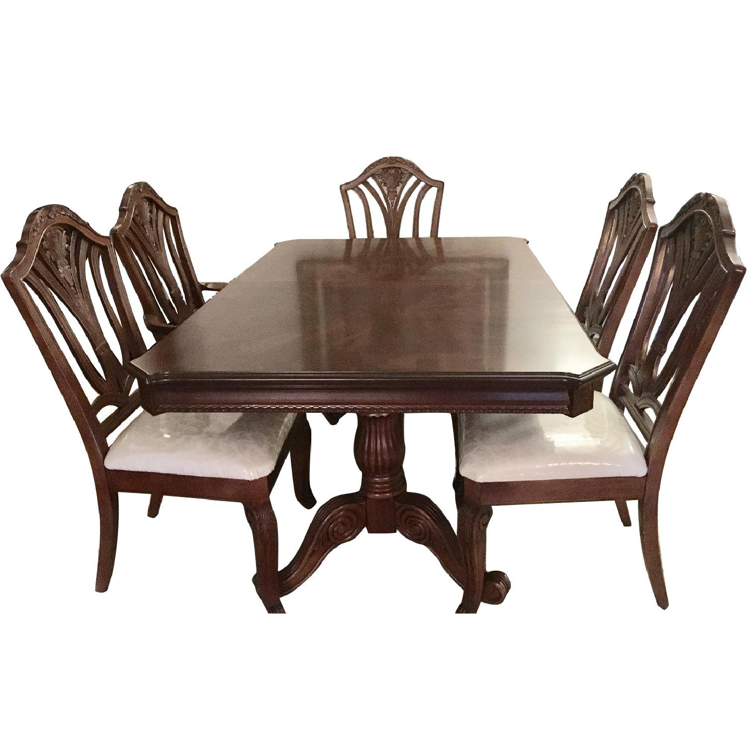 Johnson Brothers Chippendale Style Dining Table w/ 6 Chairs AptDeco