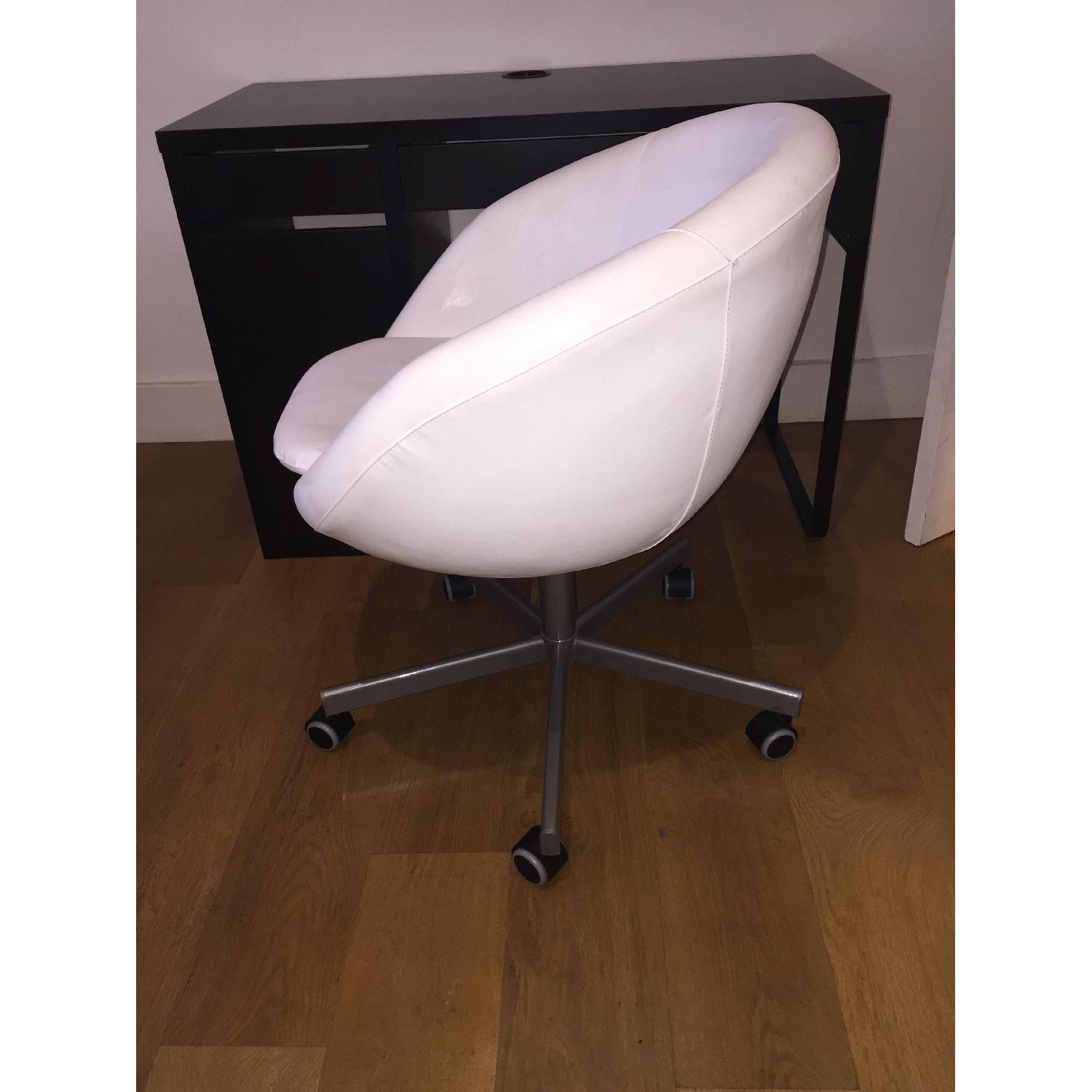 Ikea Skruvsta Swivel Chair - AptDeco