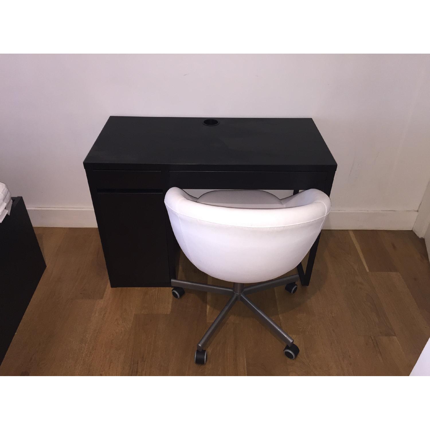 Ikea Skruvsta Swivel Chair - AptDeco