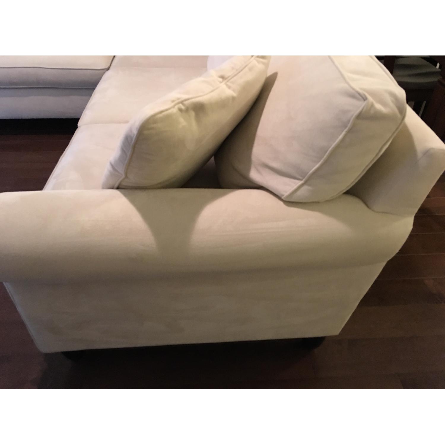 Haverty's Sectional Sofa - image-2