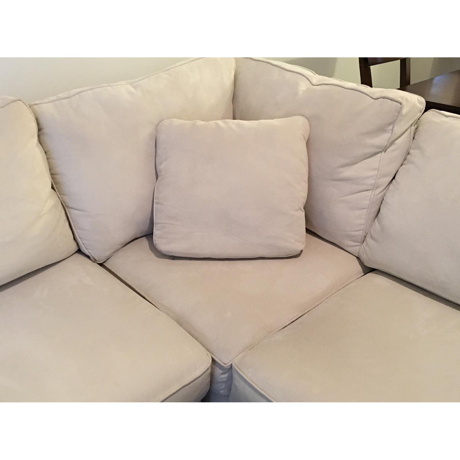 Haverty's Sectional Sofa - image-5