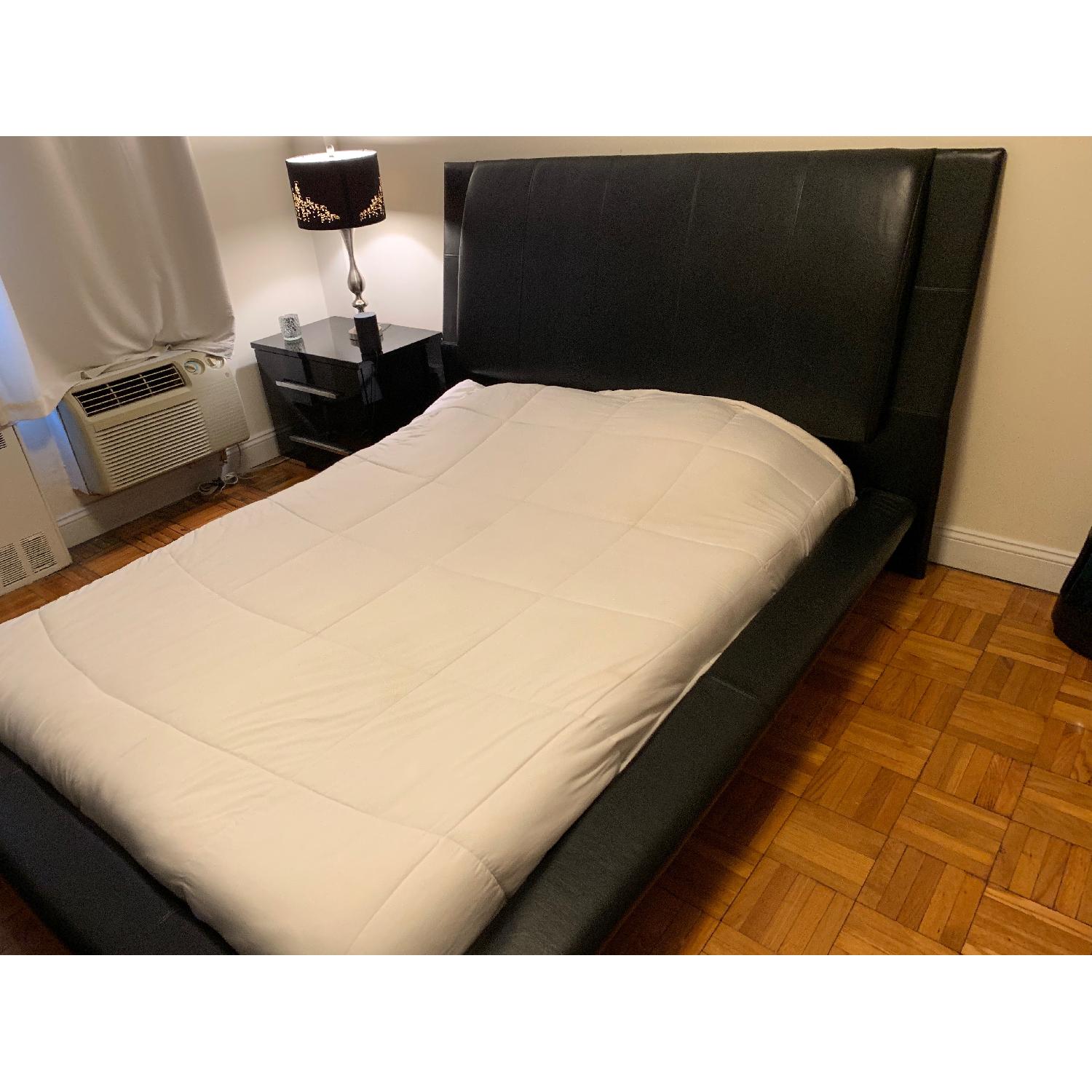 Bob's High Gloss Black Queen Bed w/ Padded Headboard - image-1