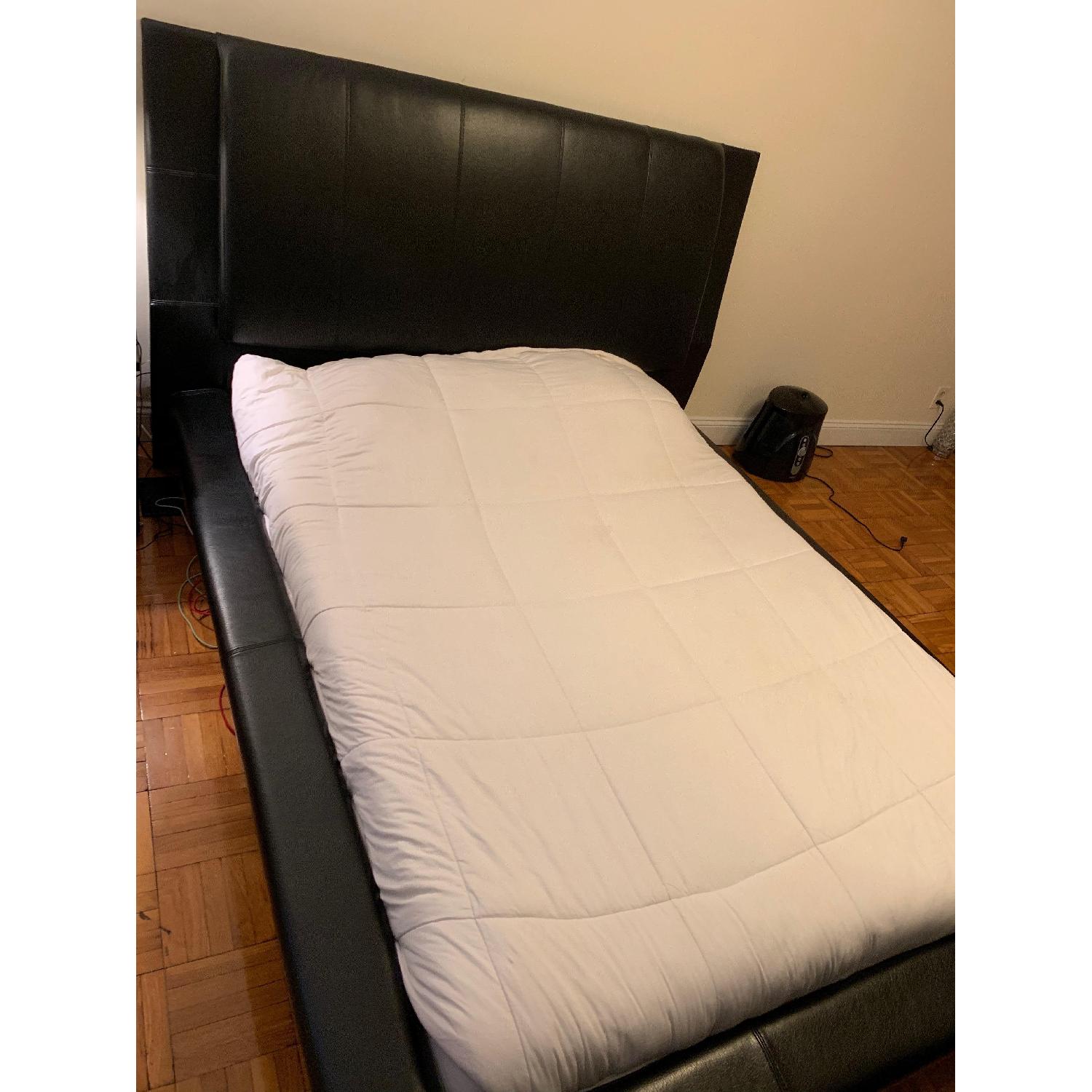 Bob's High Gloss Black Queen Bed w/ Padded Headboard - image-2