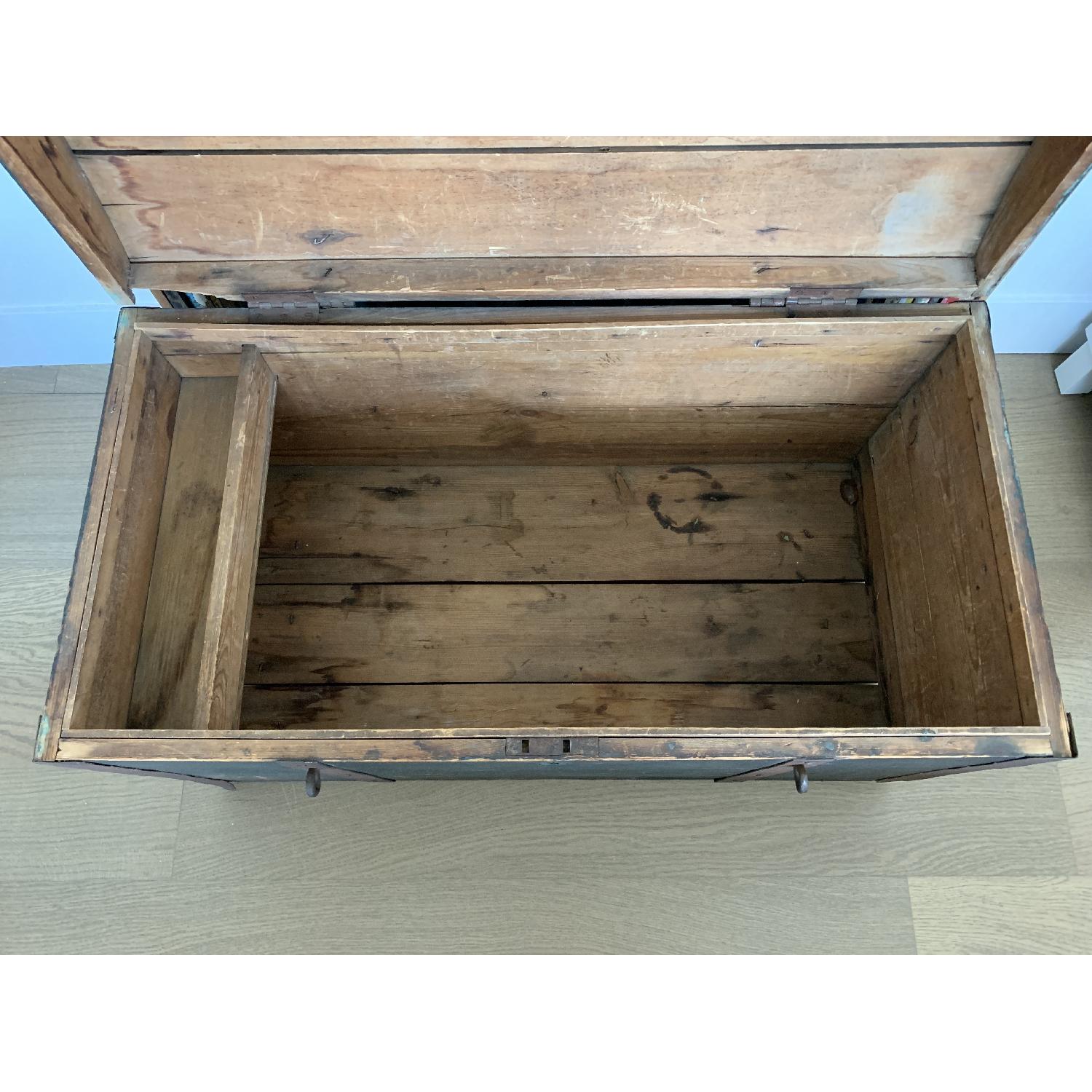 Antique Steamer Trunk/Chest - image-4