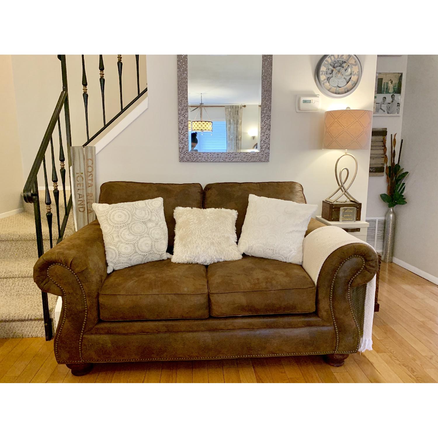 Raymour & Flanigan Canyon Ridge Loveseat - image-3