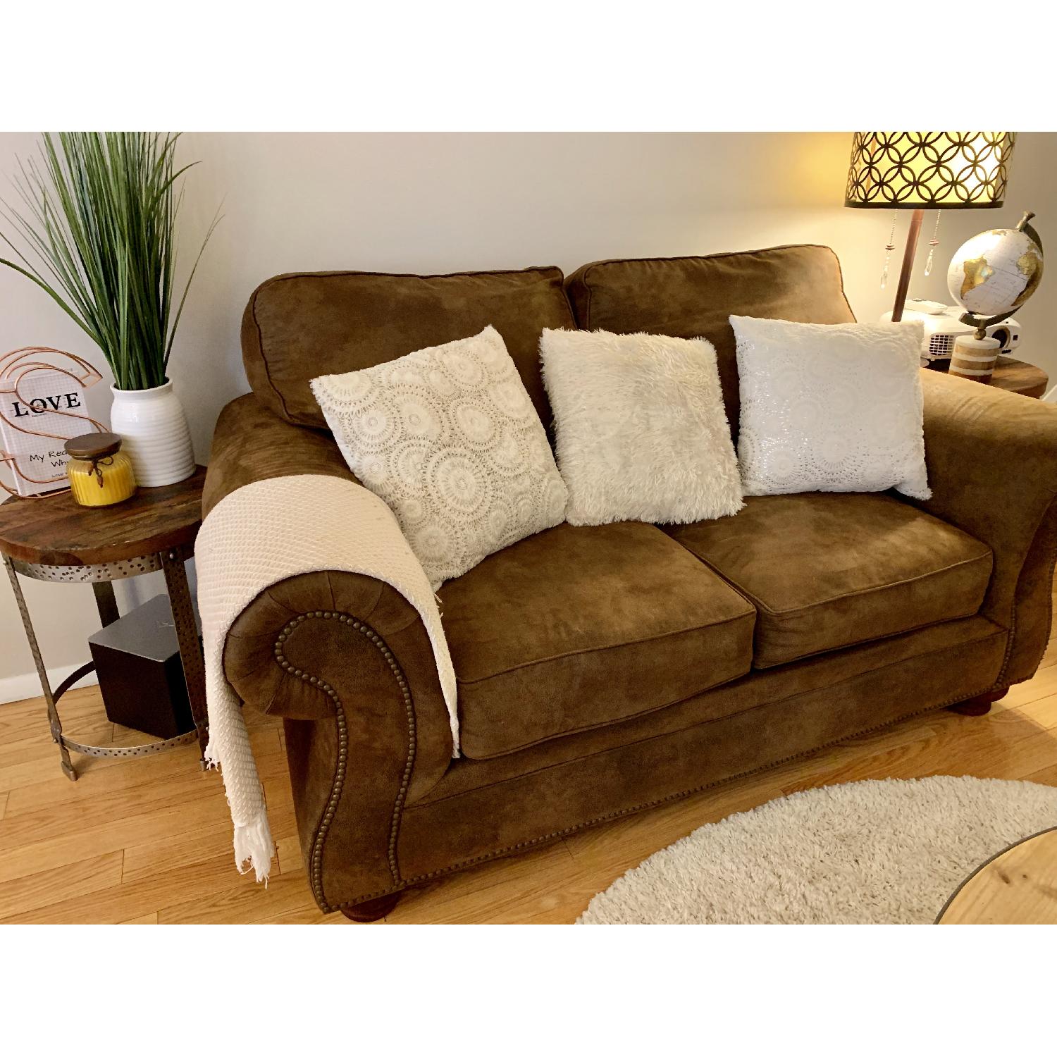 Raymour & Flanigan Canyon Ridge Loveseat - image-4