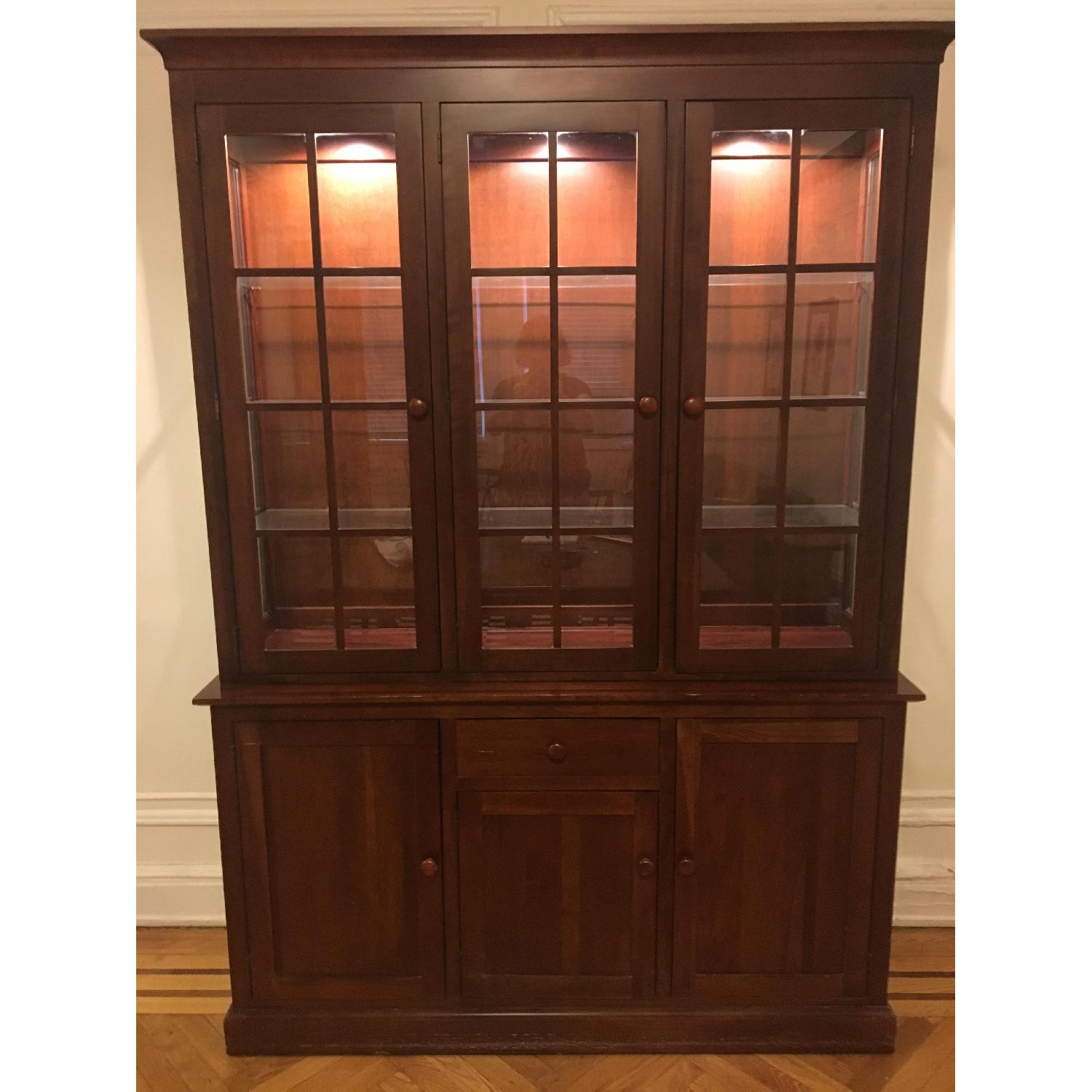 Ethan Allen Buffet w/ Hutch/China AptDeco