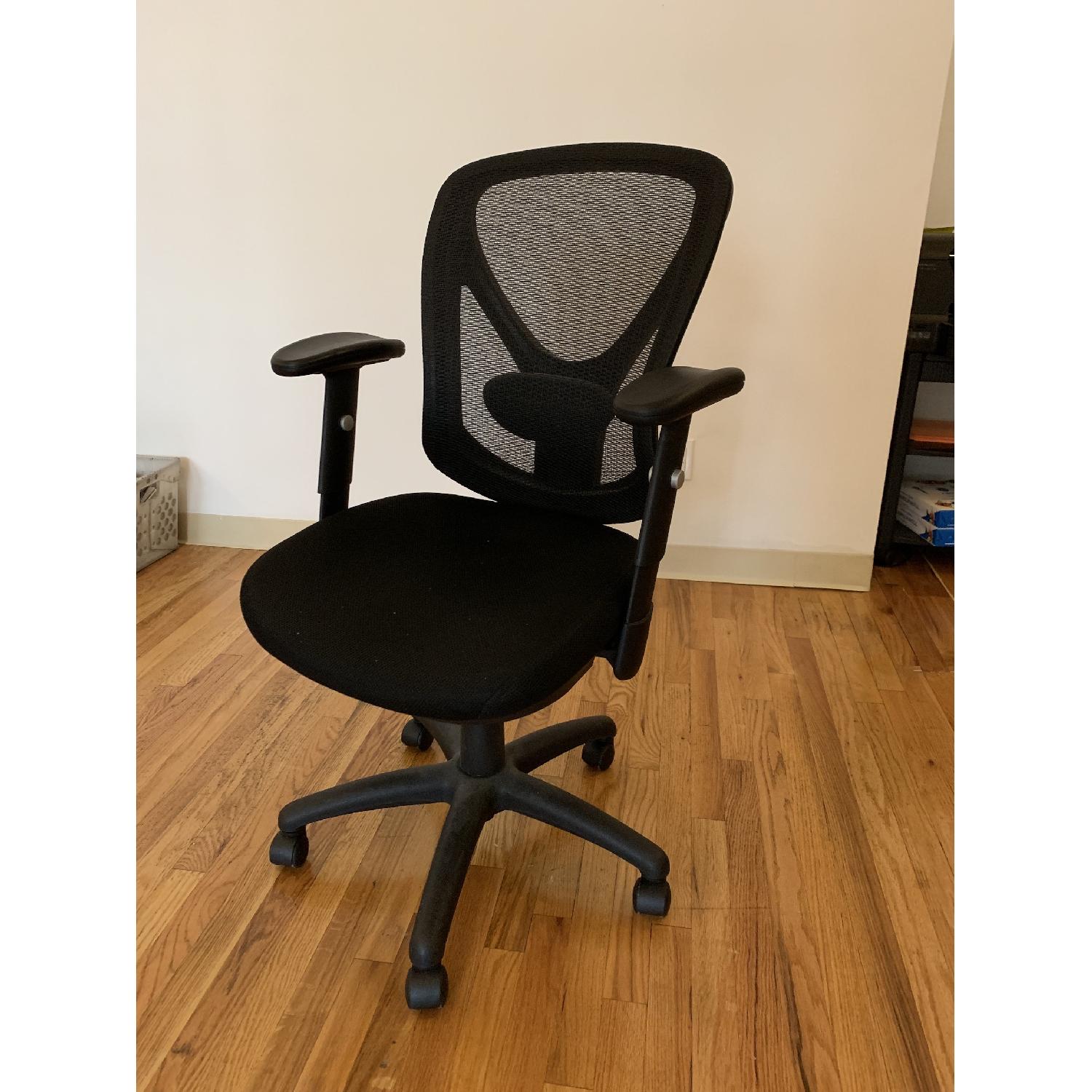 Staples Carder Mesh Back Office Chair - image-1
