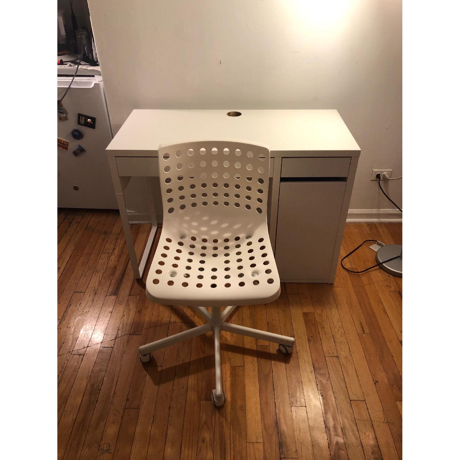 Ikea Micke White Desk & Skalberg Swivel Chair AptDeco