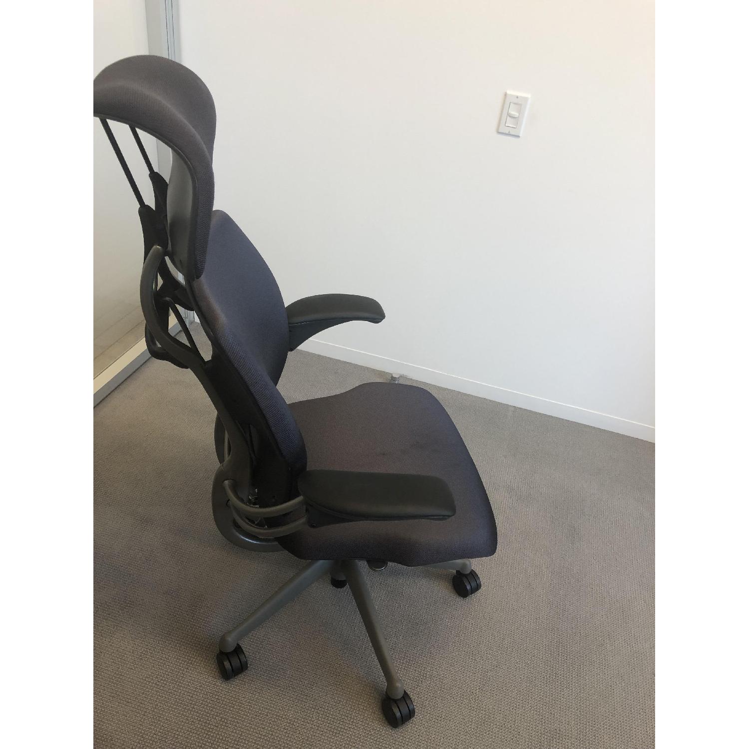 Humanscale Freedom Headrest Office Chair - image-3