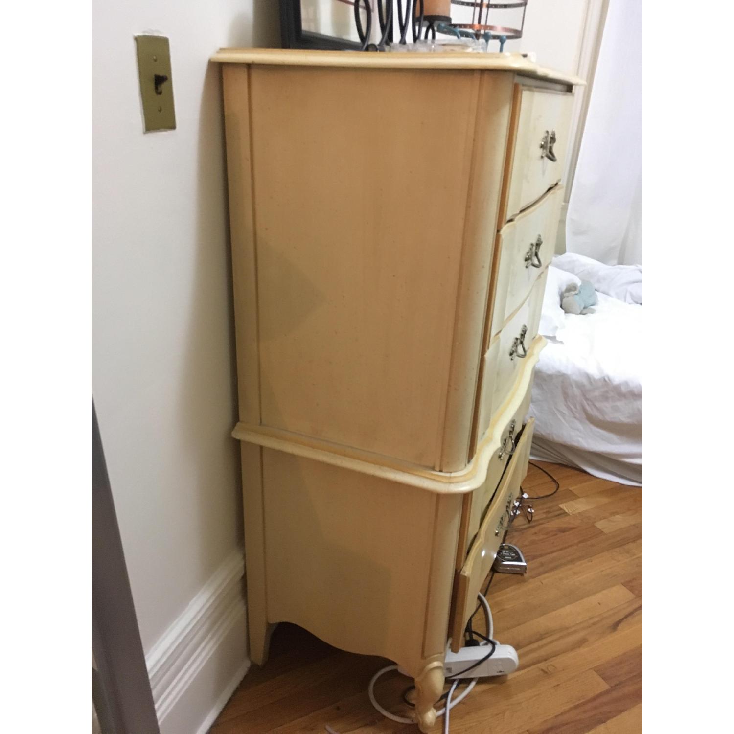 Broyhill Furniture 5 Drawer Dresser - image-3