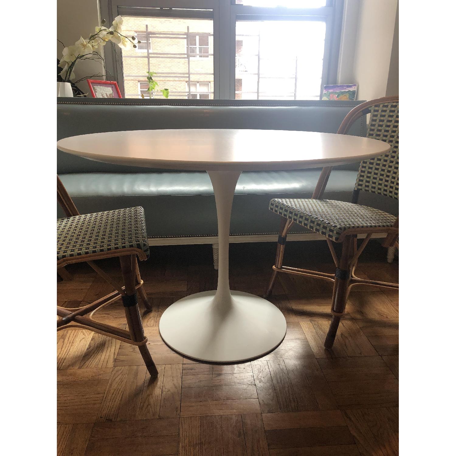Knoll Saarinen Round White Dining Table - image-1