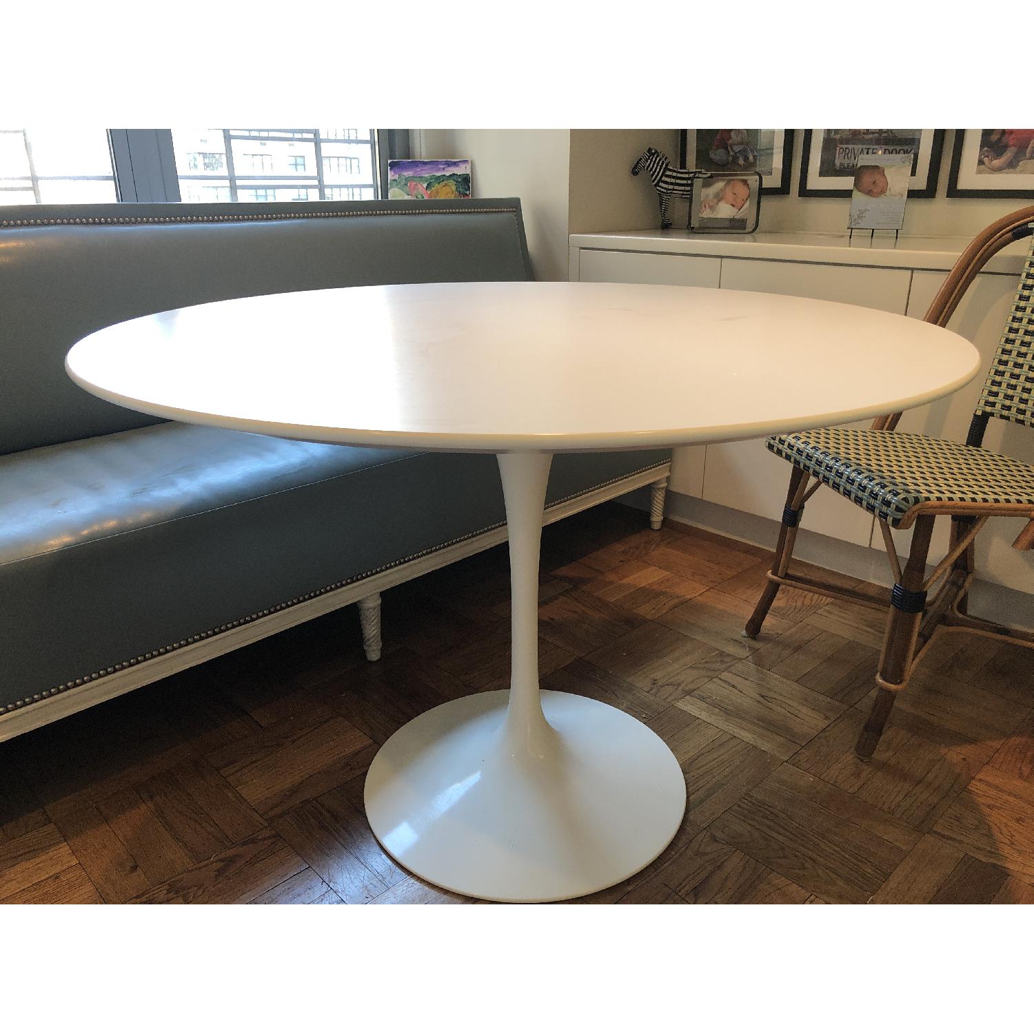 Knoll Saarinen Round White Dining Table - image-2