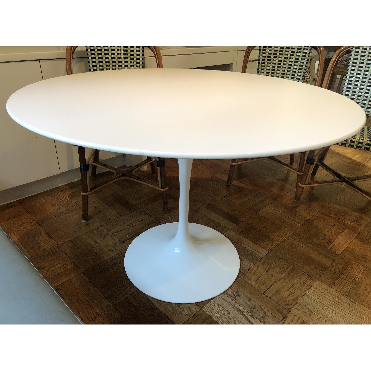 Knoll Saarinen Round White Dining Table - image-3