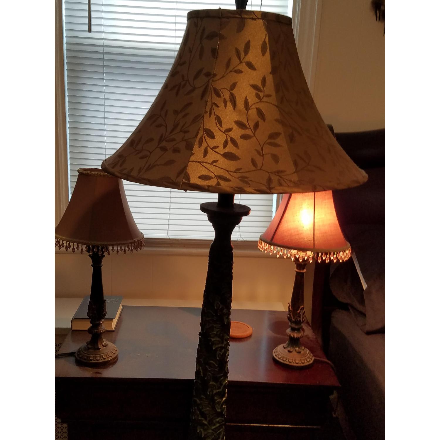 Kenroy Home Floor Lamp + 2 Table Lamps - image-3