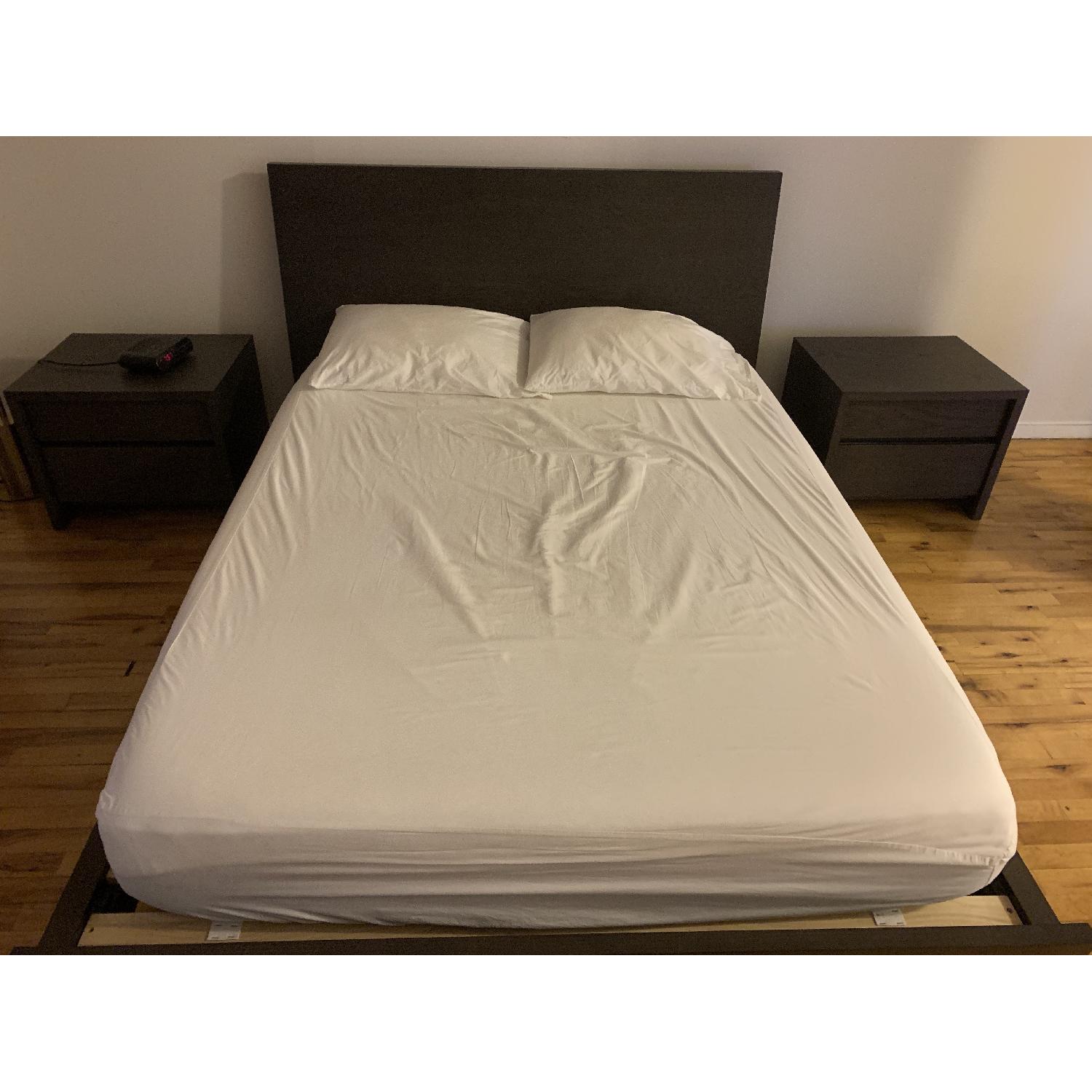 Crate & Barrel Reed Queen Size Bed AptDeco