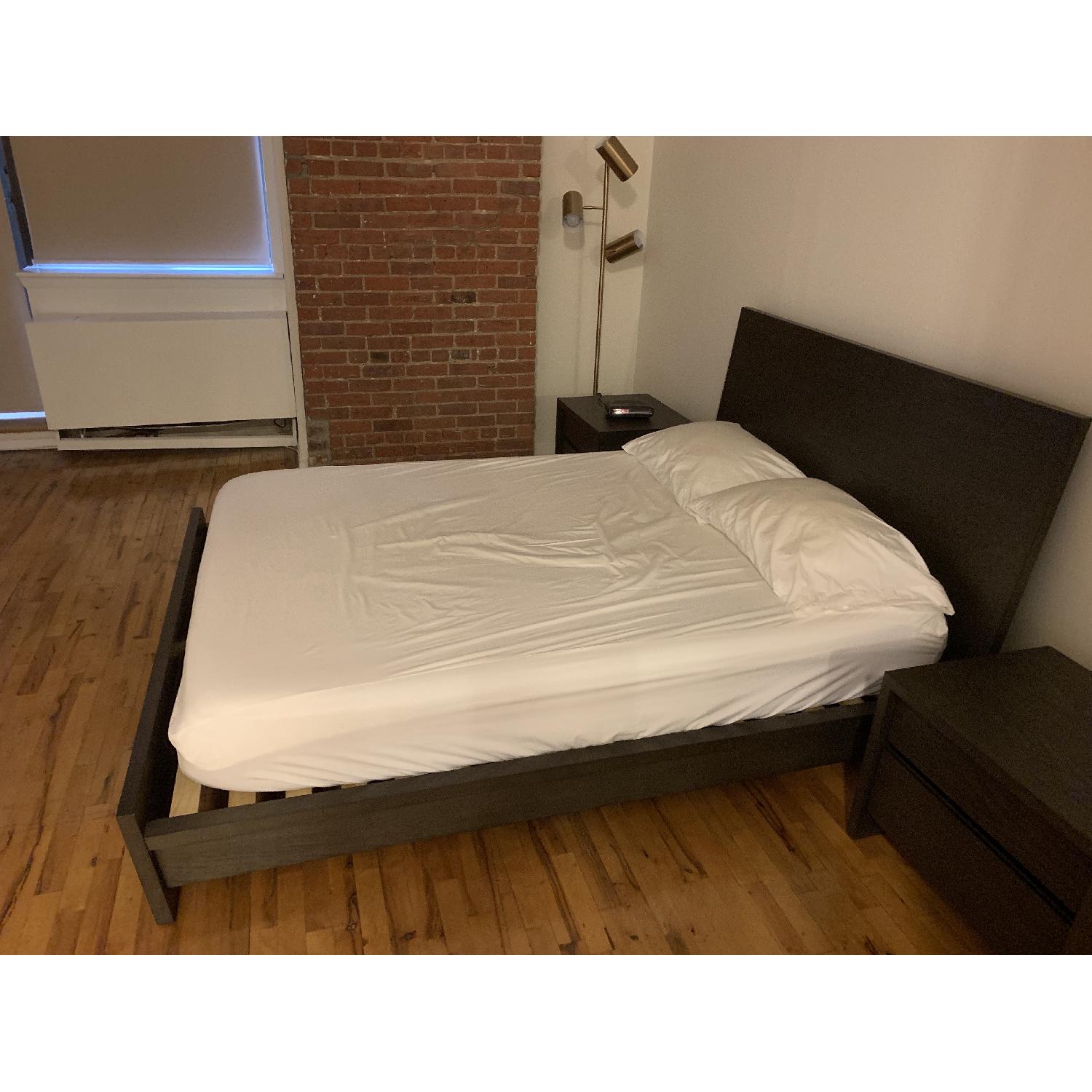 Crate & Barrel Reed Queen Size Bed AptDeco