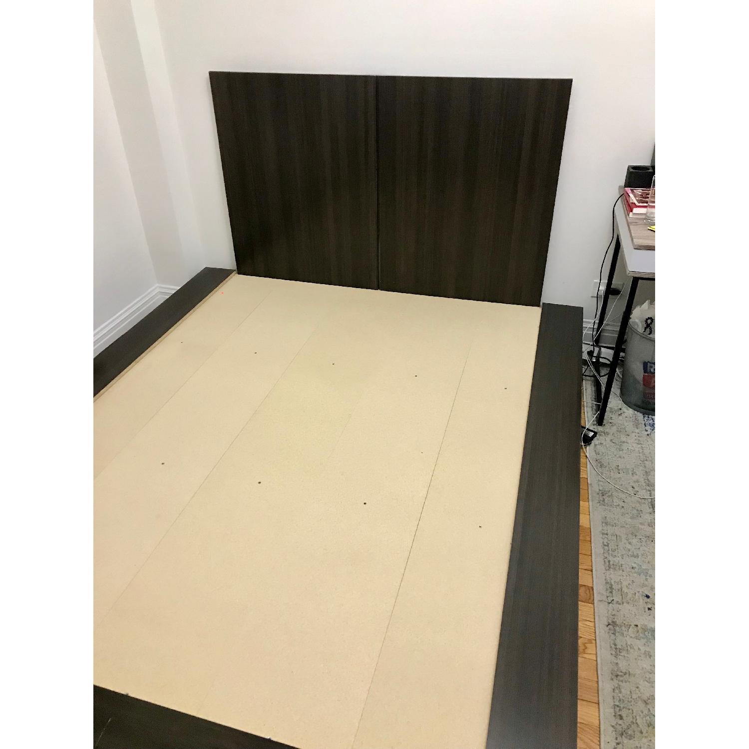 Decimus Queen Platform Bed Rails w/ Footboard - image-1