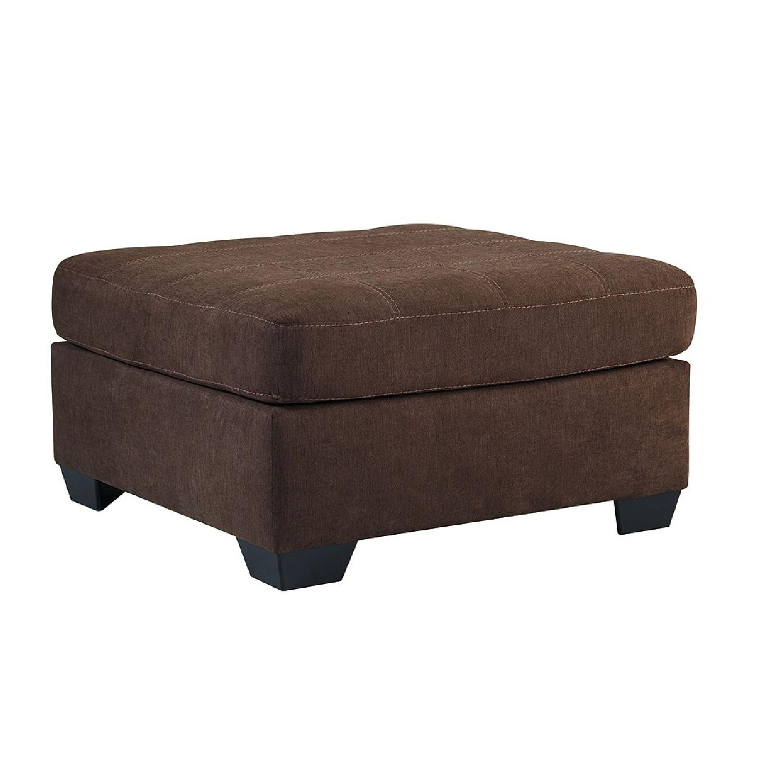 Ashley Maier 2-Piece Sectional Sofa & Ottomon - image-7