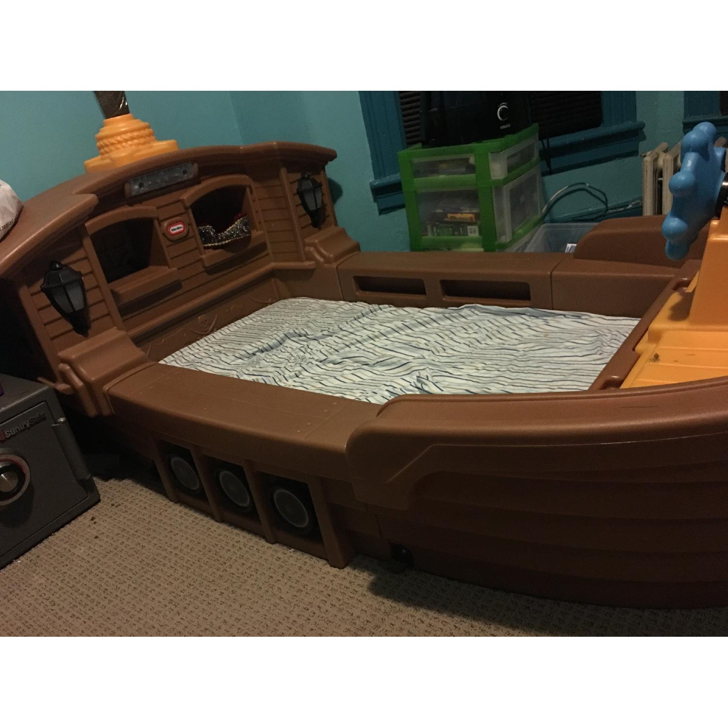 Little Tikes Kids Ship Bed - image-4