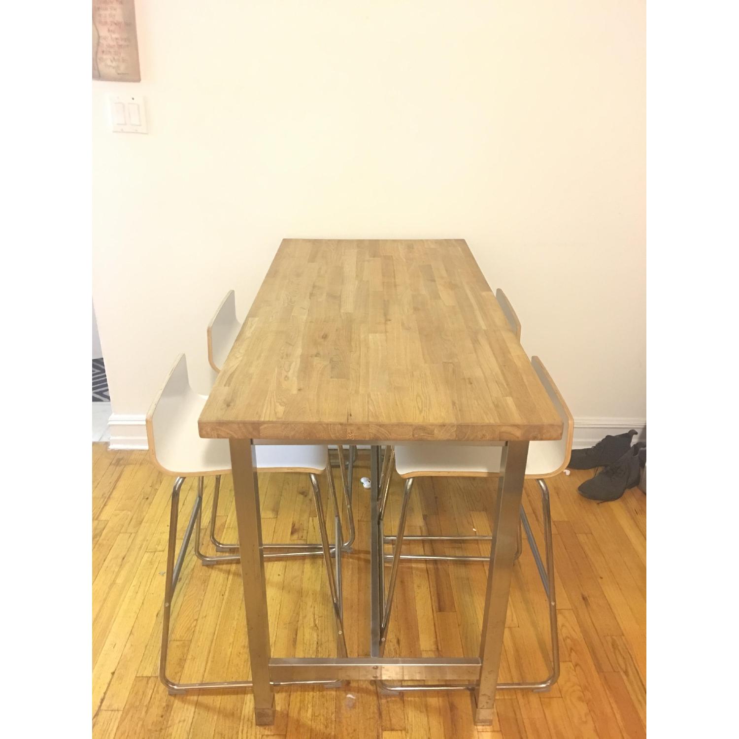 Crate & Barrel Solid Wood Kitchen Table w/ 4 Stools AptDeco
