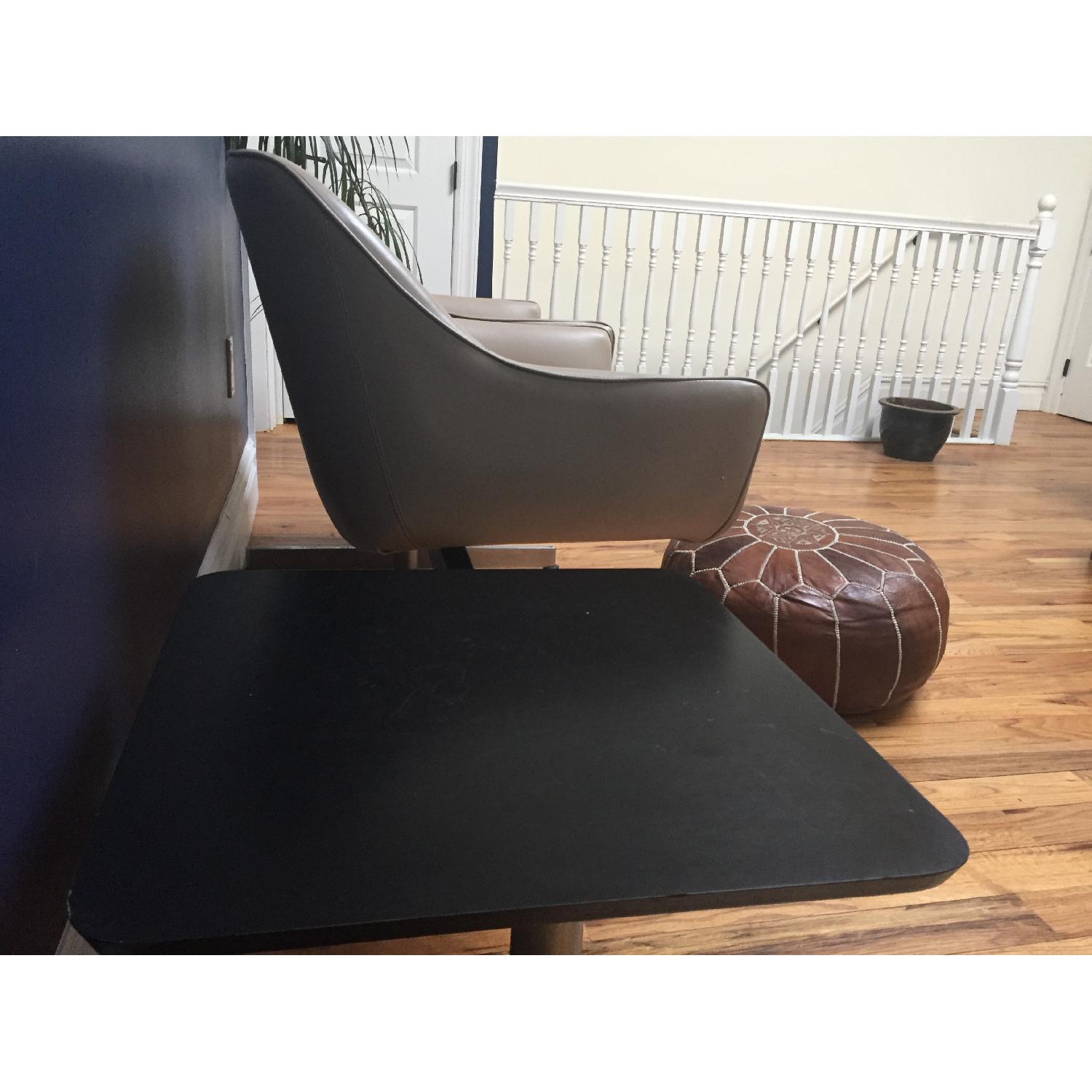 Mid-Century Beige Waiting Room Seats - image-4