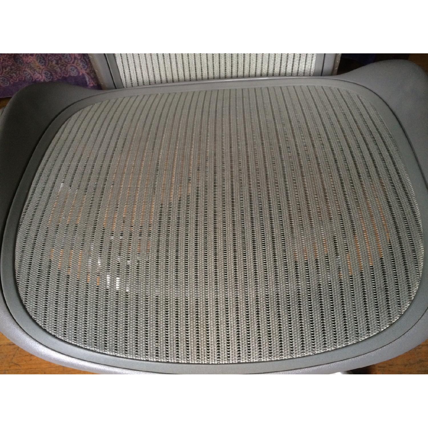 Herman Miller Aeron Chair - image-5