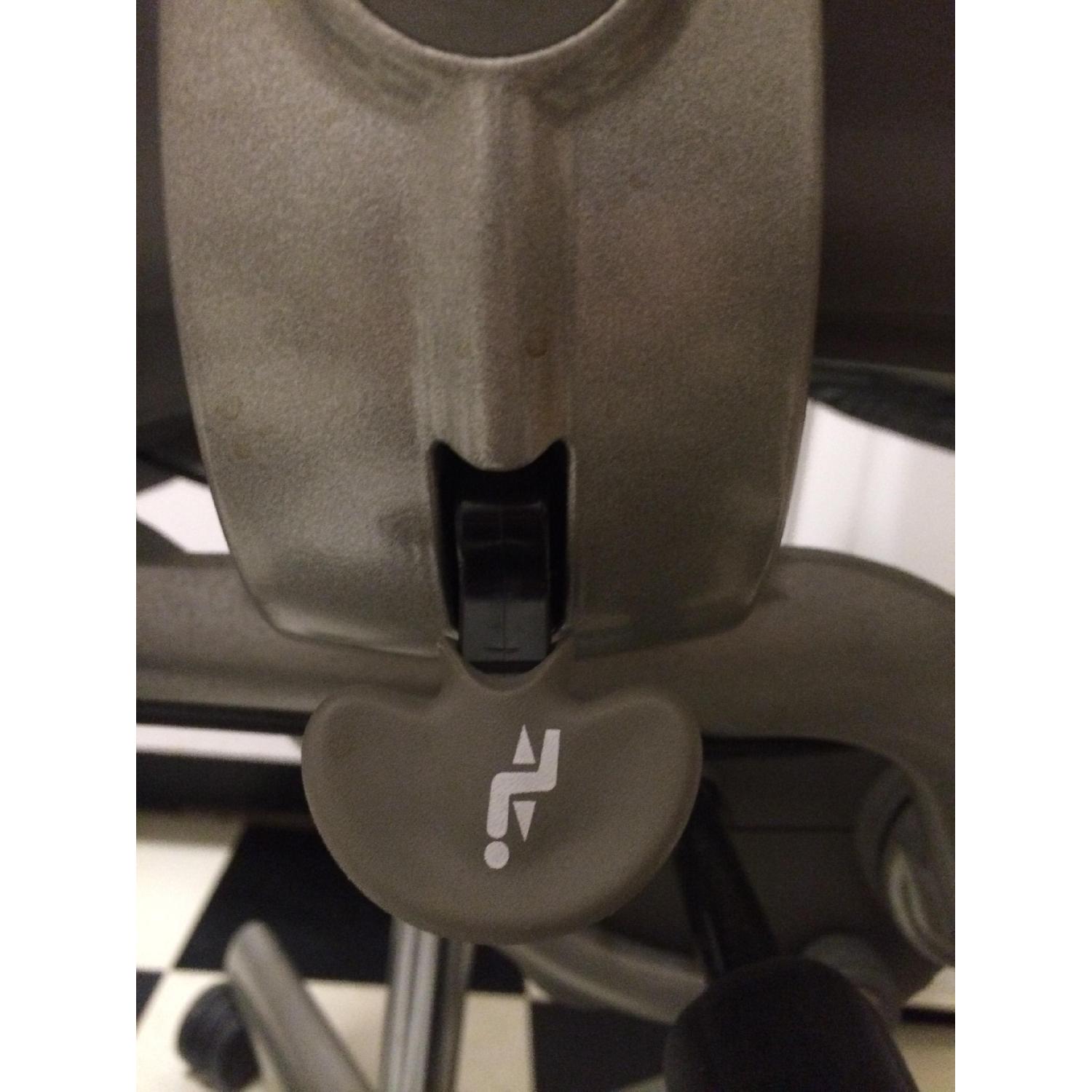 Herman Miller Aeron Chair - image-11