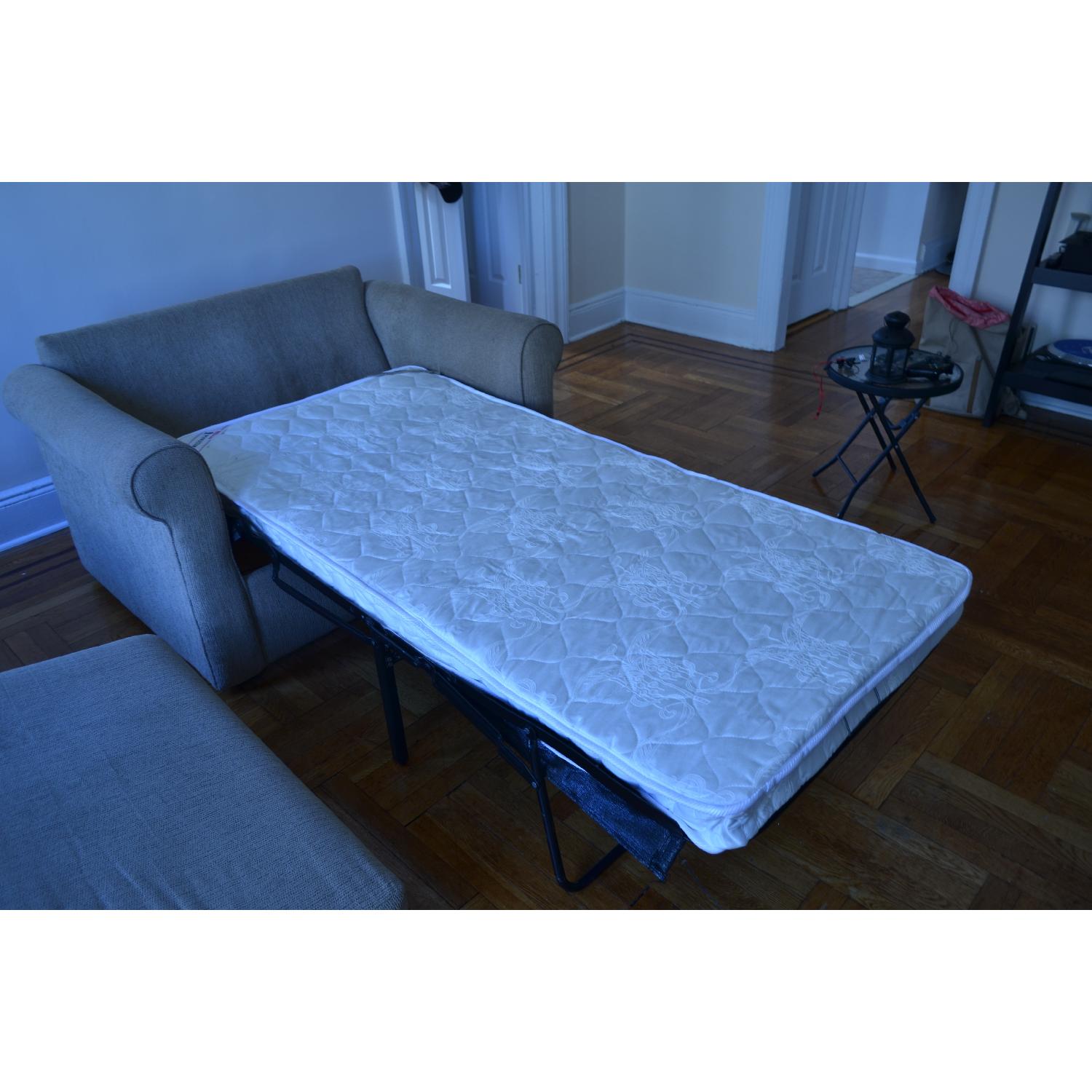 Bob's Sleeper Loveseat & Ottoman - image-8