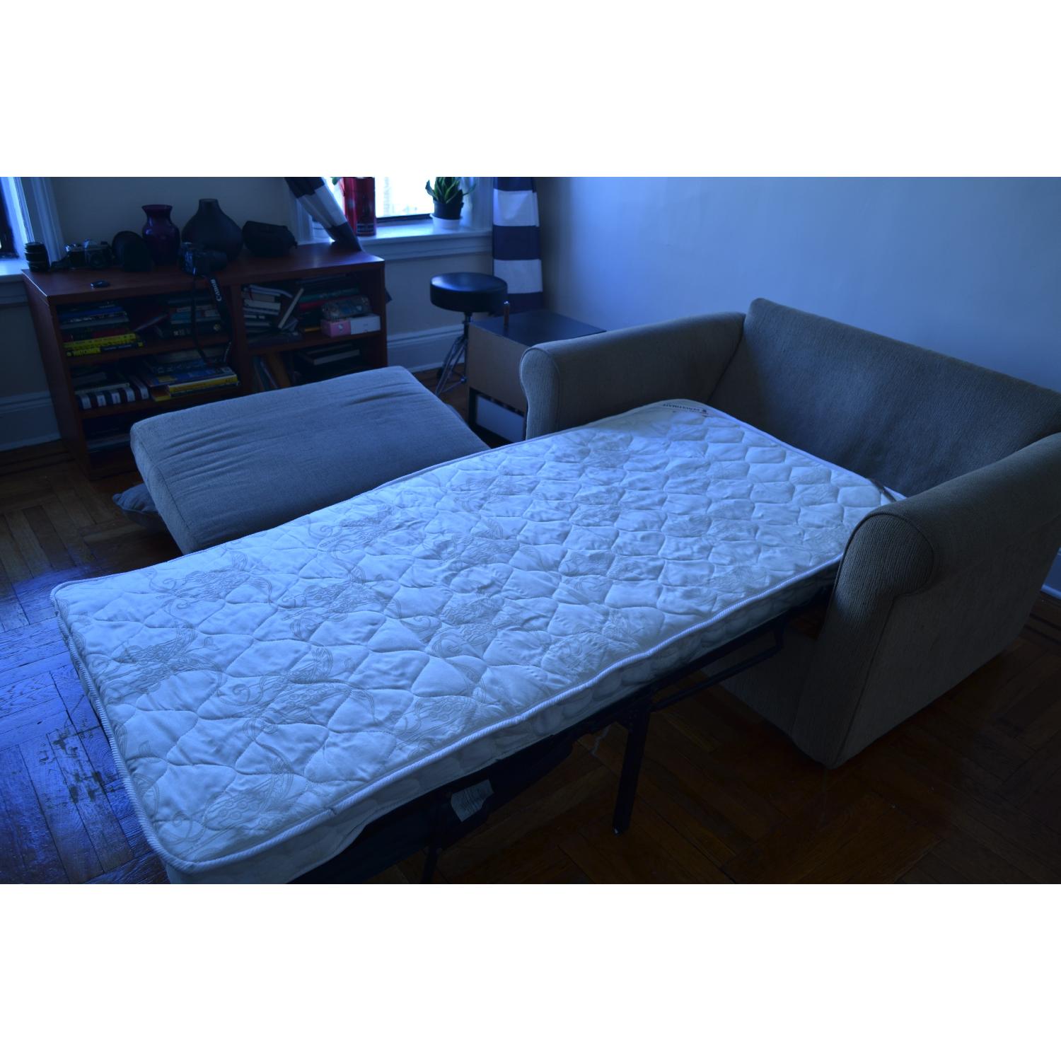 Bob's Sleeper Loveseat & Ottoman - image-9