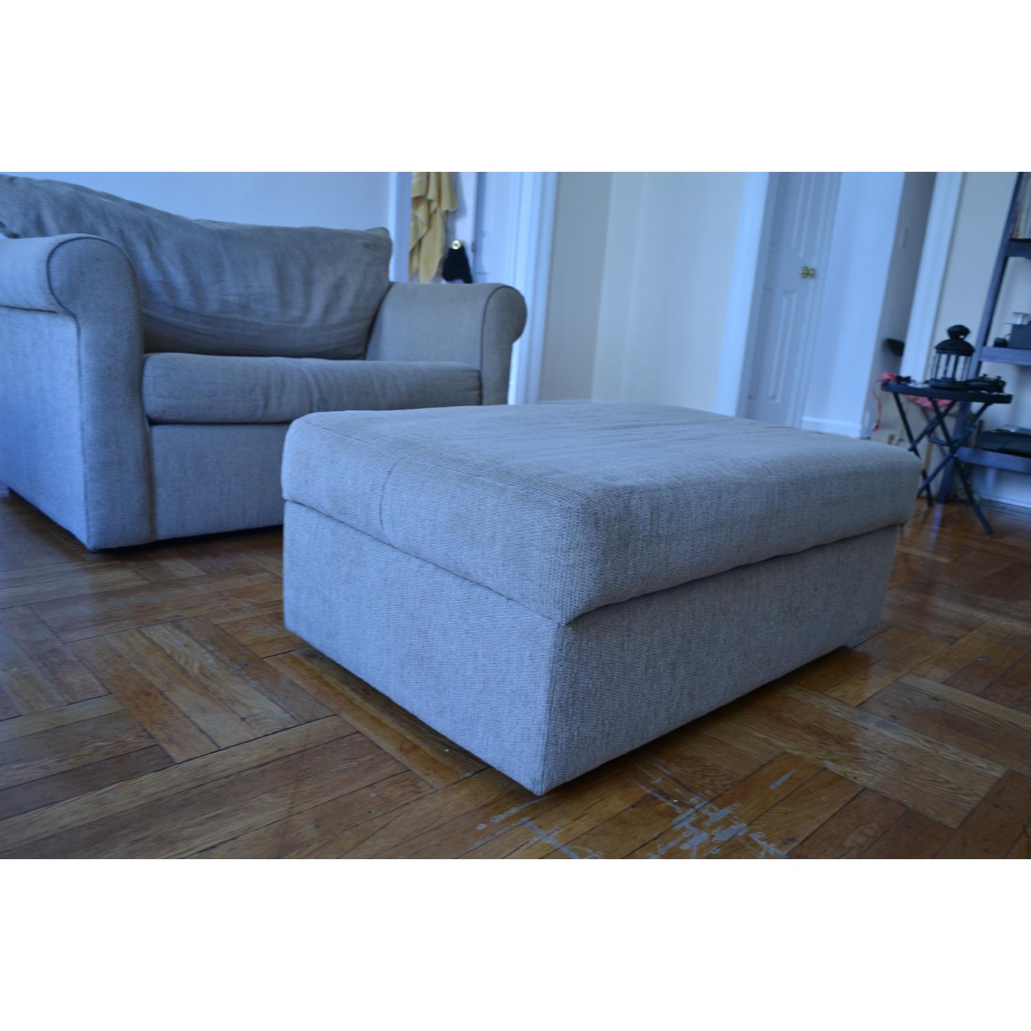Bob's Sleeper Loveseat & Ottoman - image-11