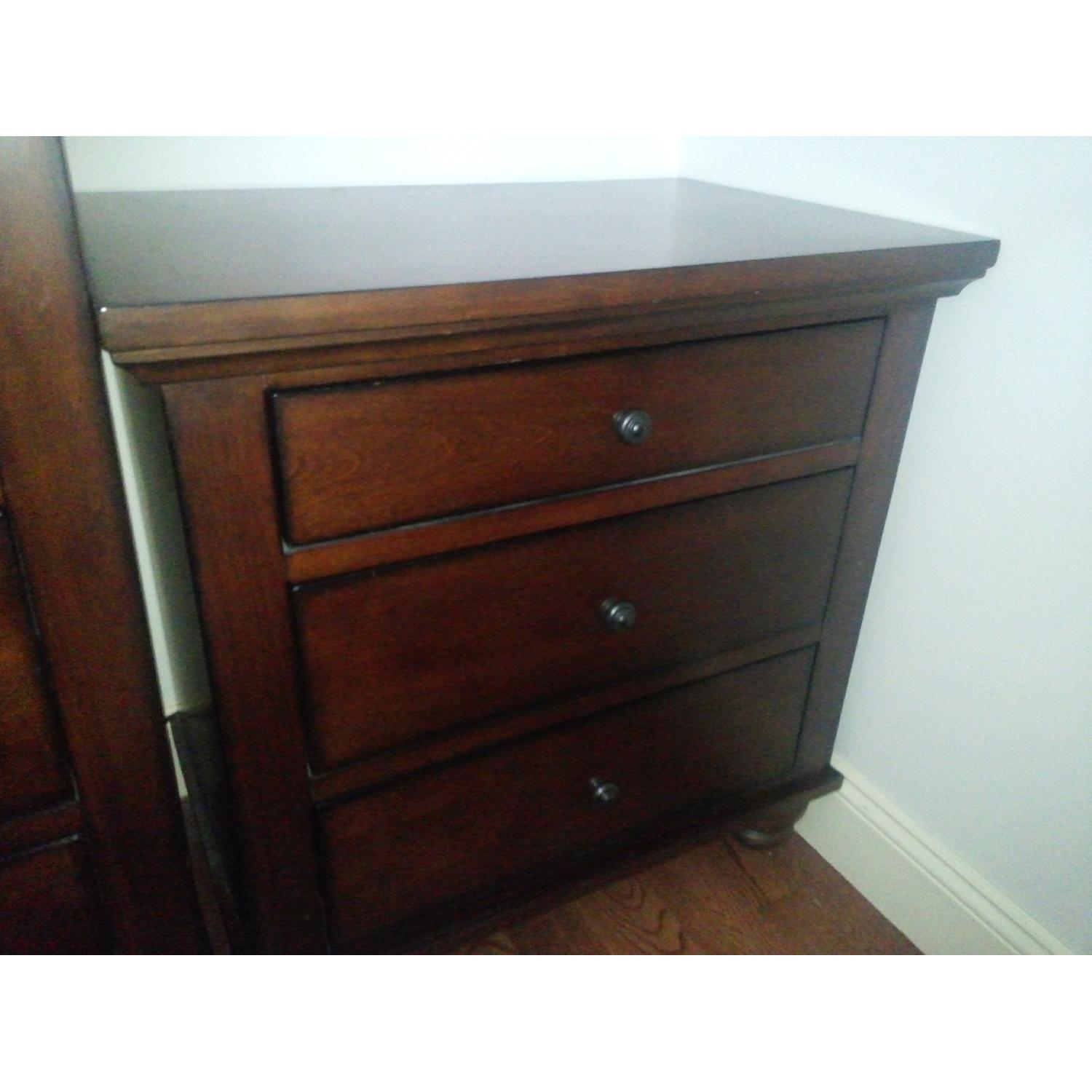 Ashfield Bedroom Set - image-5