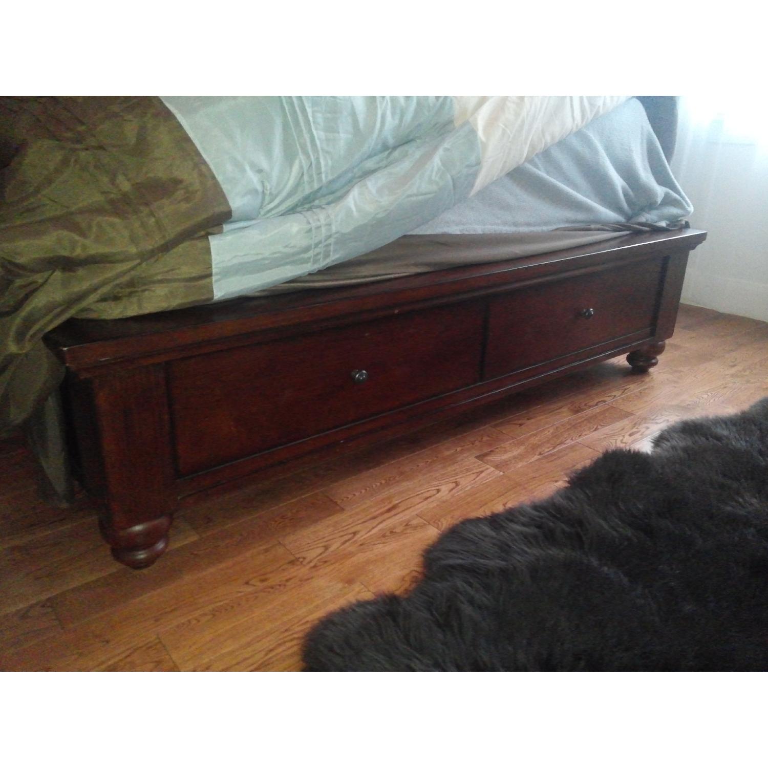 Ashfield Bedroom Set - image-10