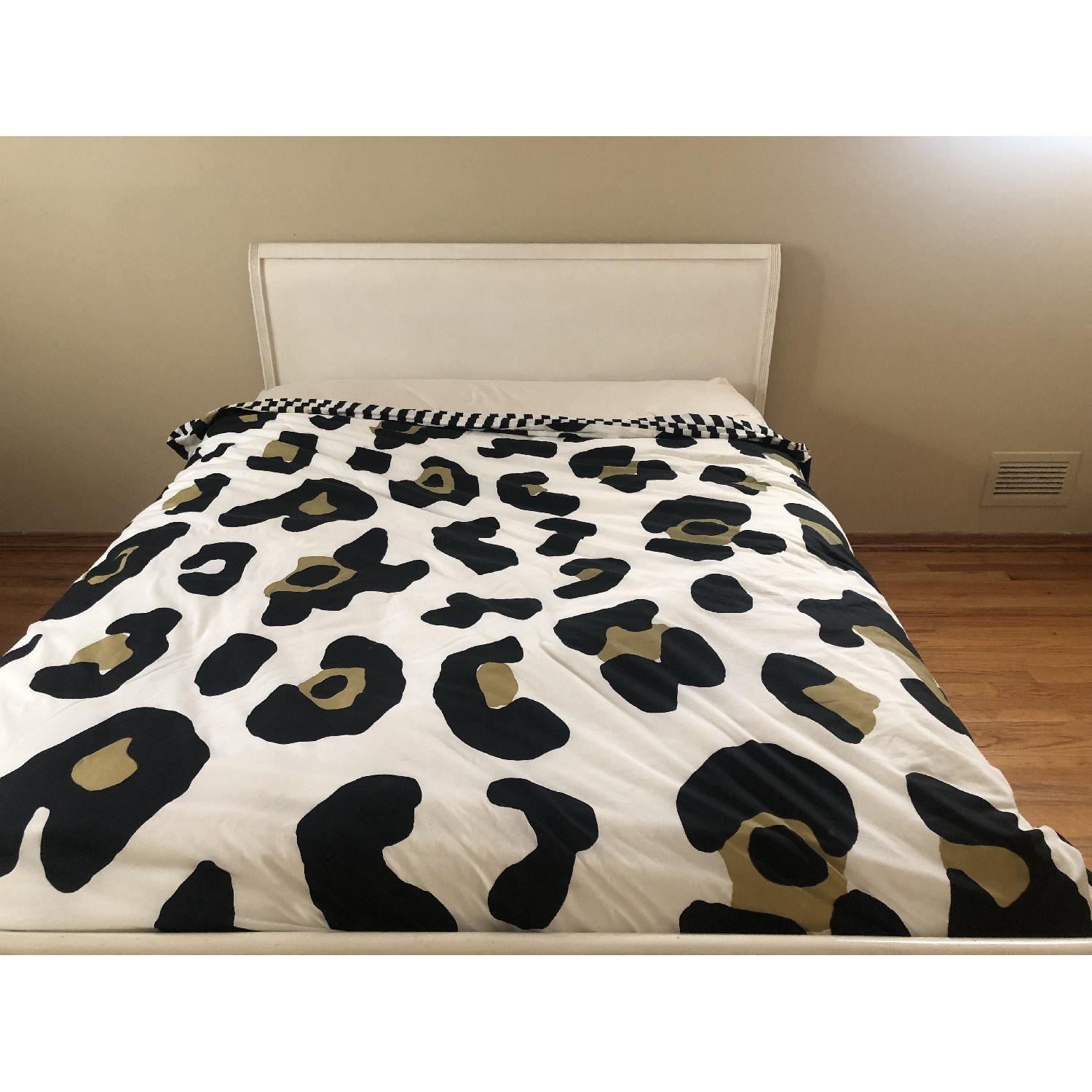 Pottery Barn Lilac Queen Size Bed - image-2