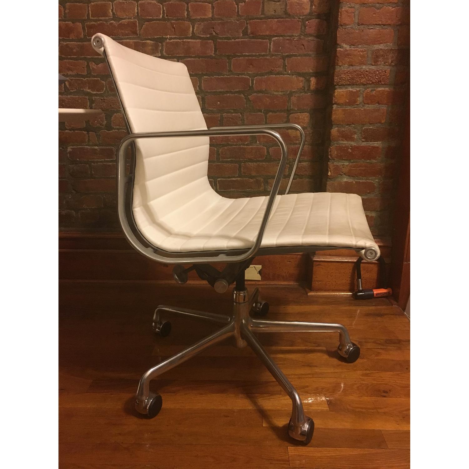 Eames Aluminum Group Management Chair - image-1