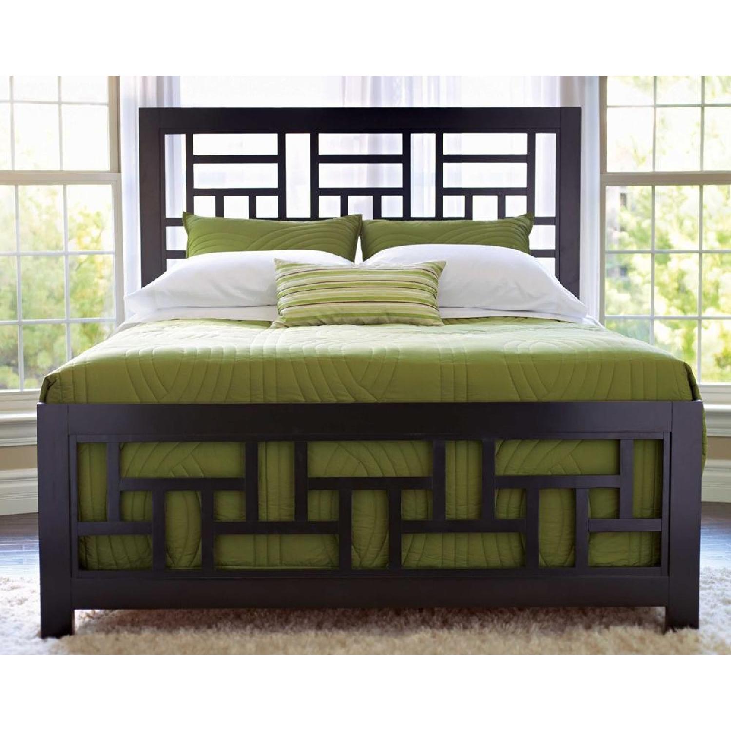 Broyhill Perspectives Lattice King Bed - image-1