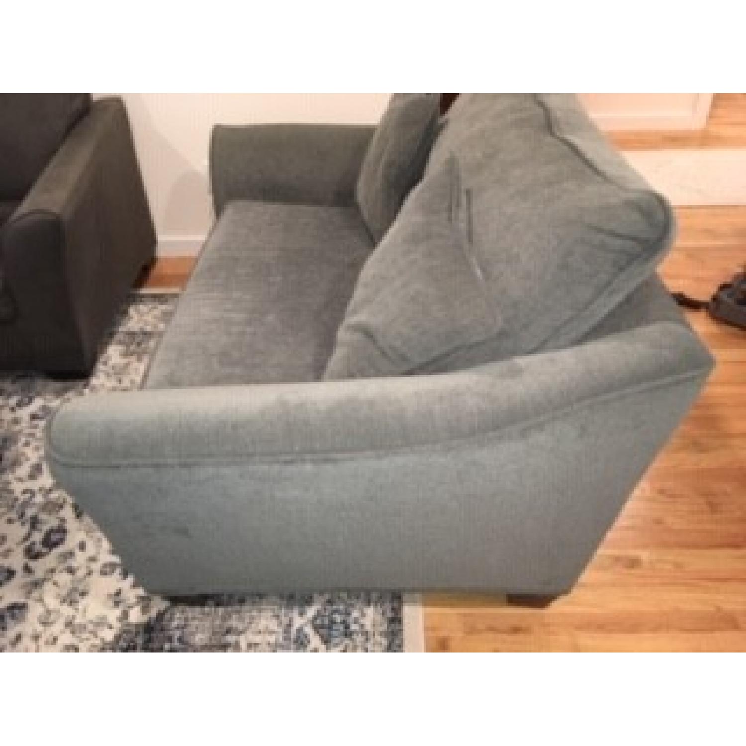 Value City Furniture Chair and a Half AptDeco