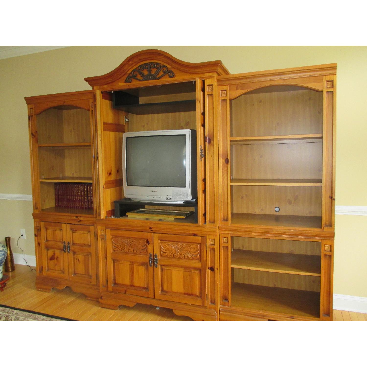 Broyhill Furniture Classic Pine Wall Unit AptDeco