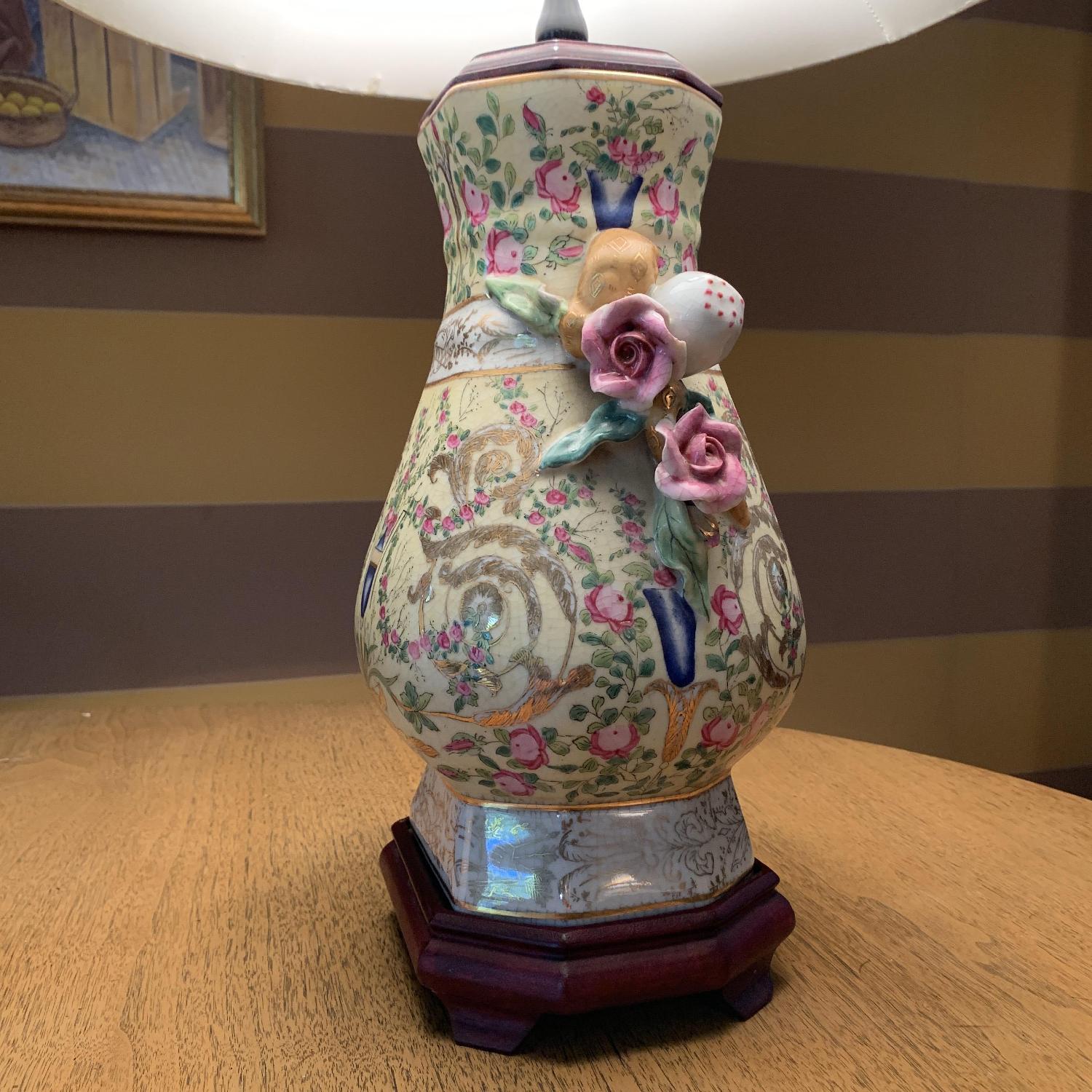 United Wilson Porcelain Lamp - image-3