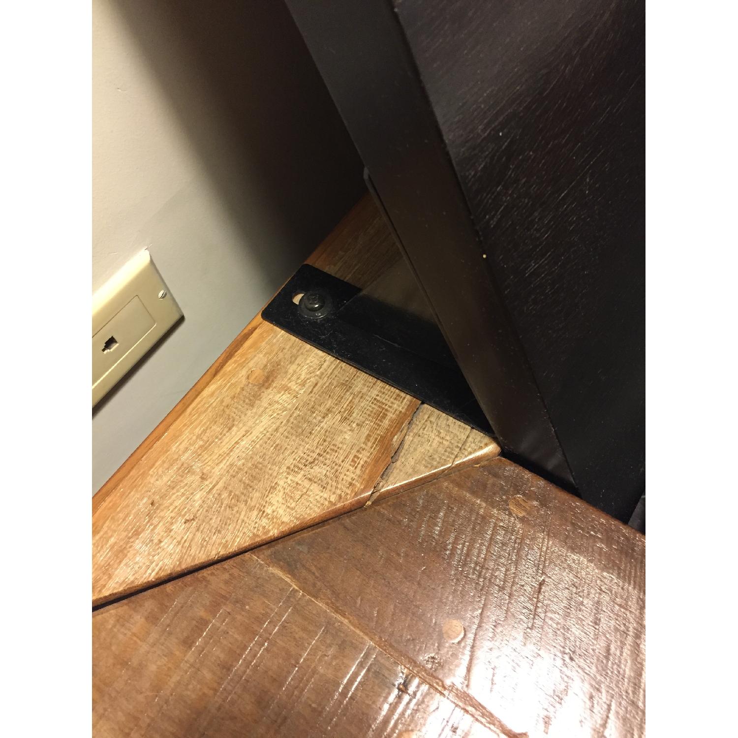 Environment Furniture Queen Size Santos Platform Bed - image-8