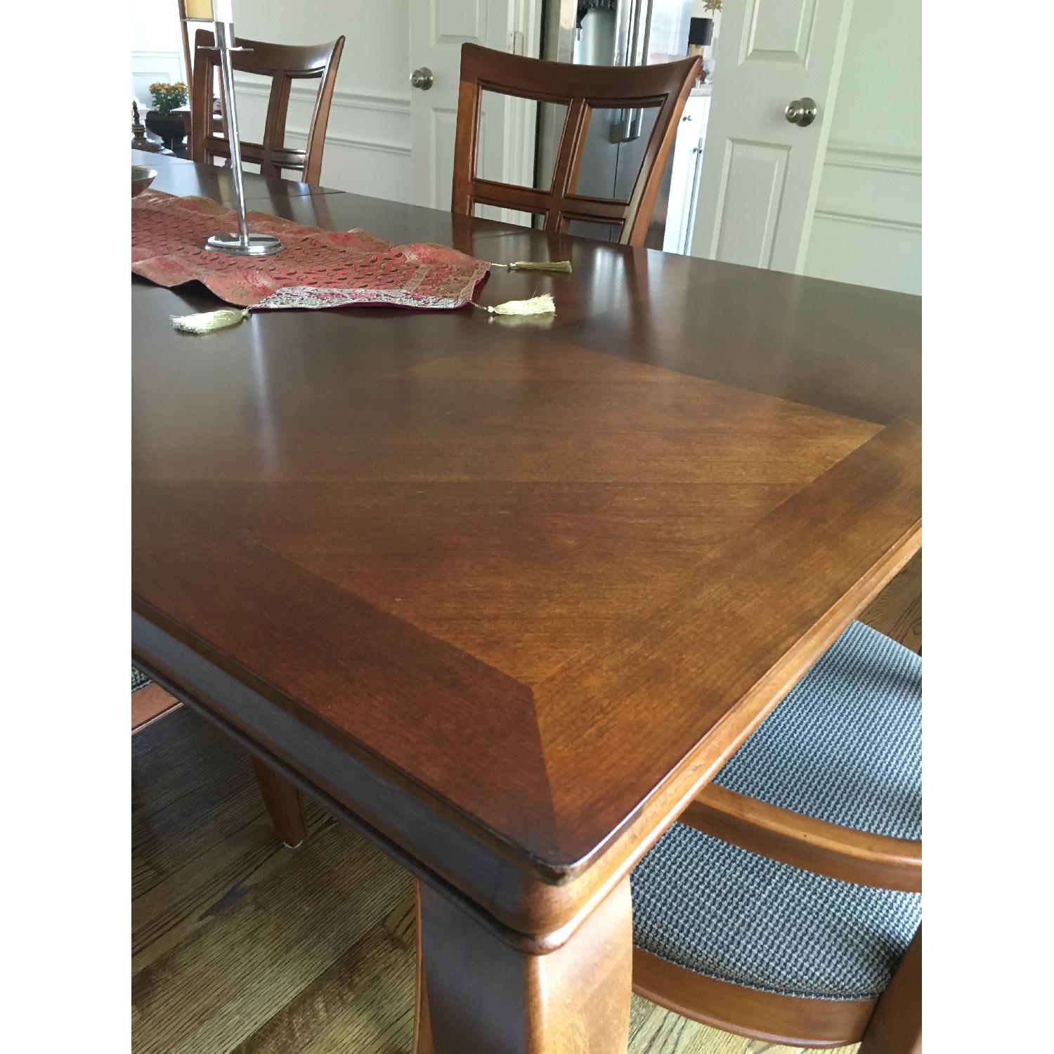 Stanley Furniture 7 Piece Expandable Dining Room Set - image-2