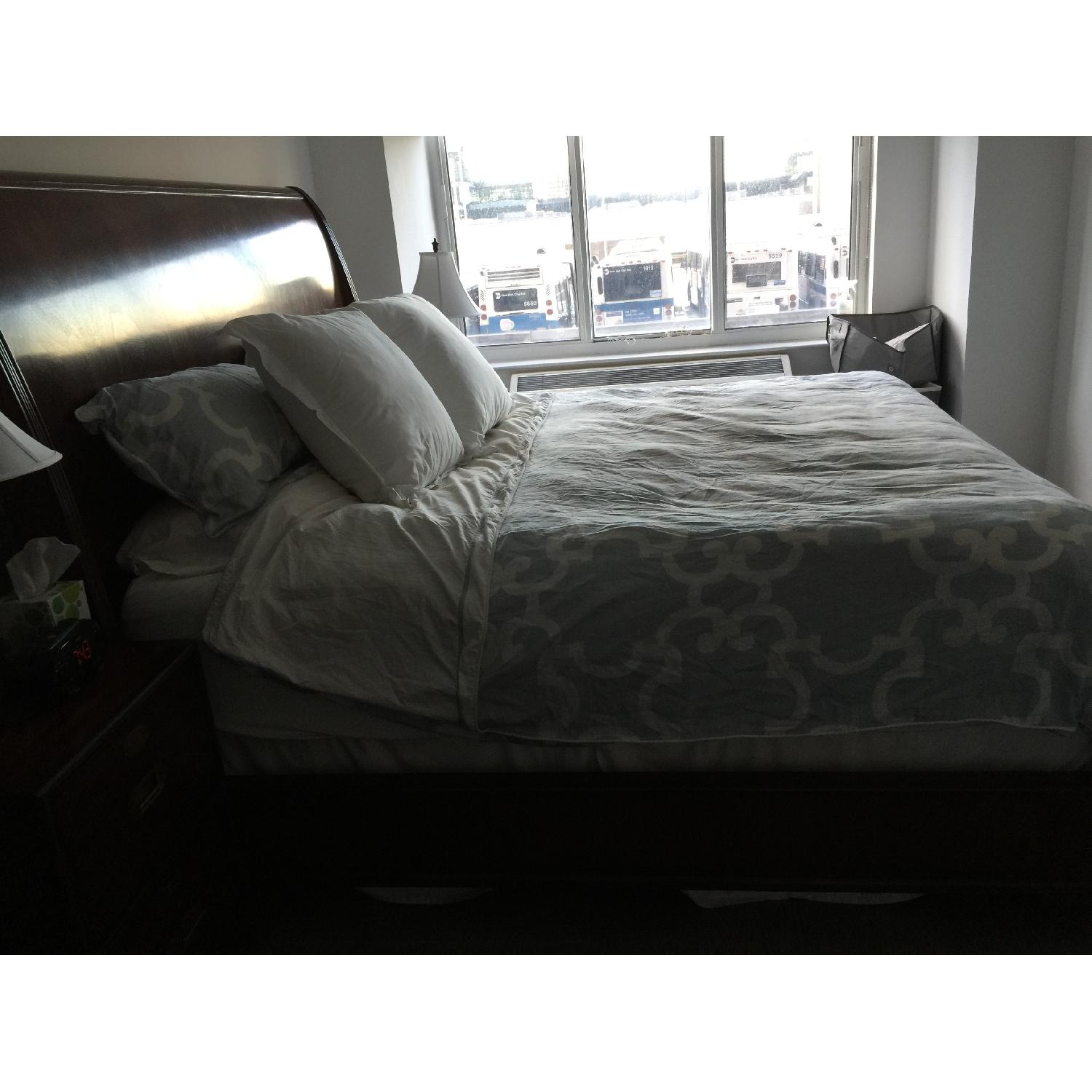 Henredon King Size Sleigh Bed Frame - image-3