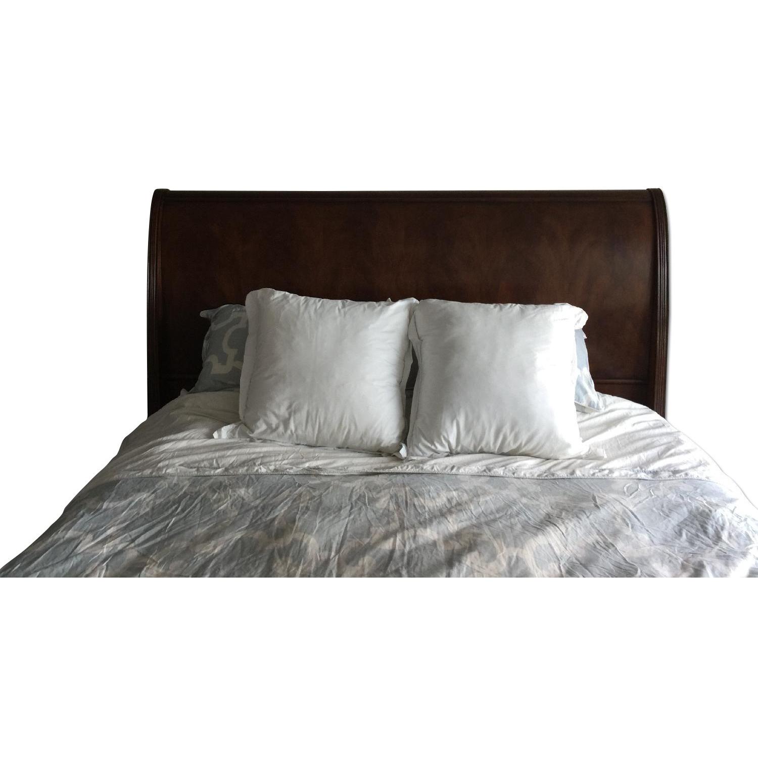 Henredon King Size Sleigh Bed Frame - image-0