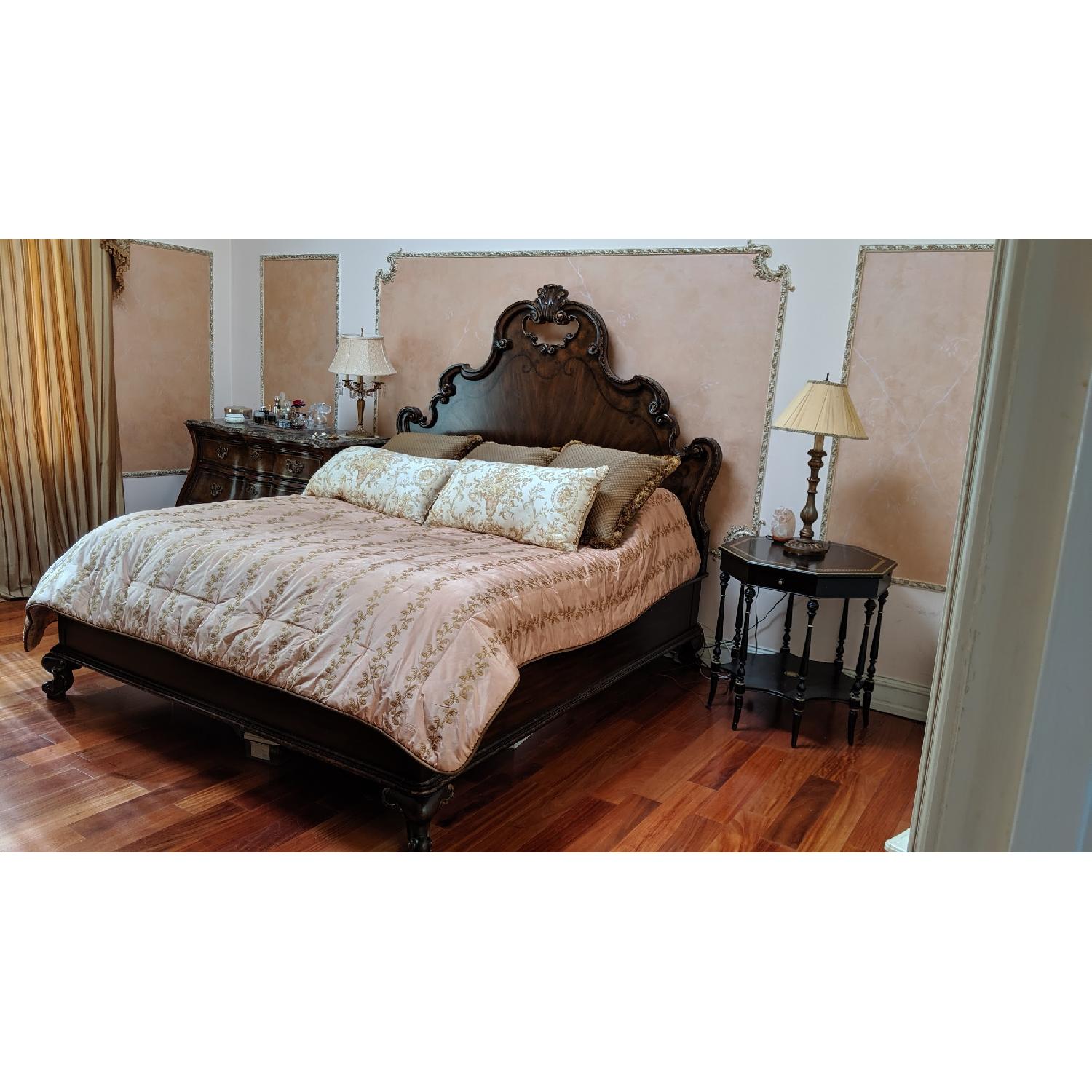 Thomasville Pisa Mansion King Bed - image-1