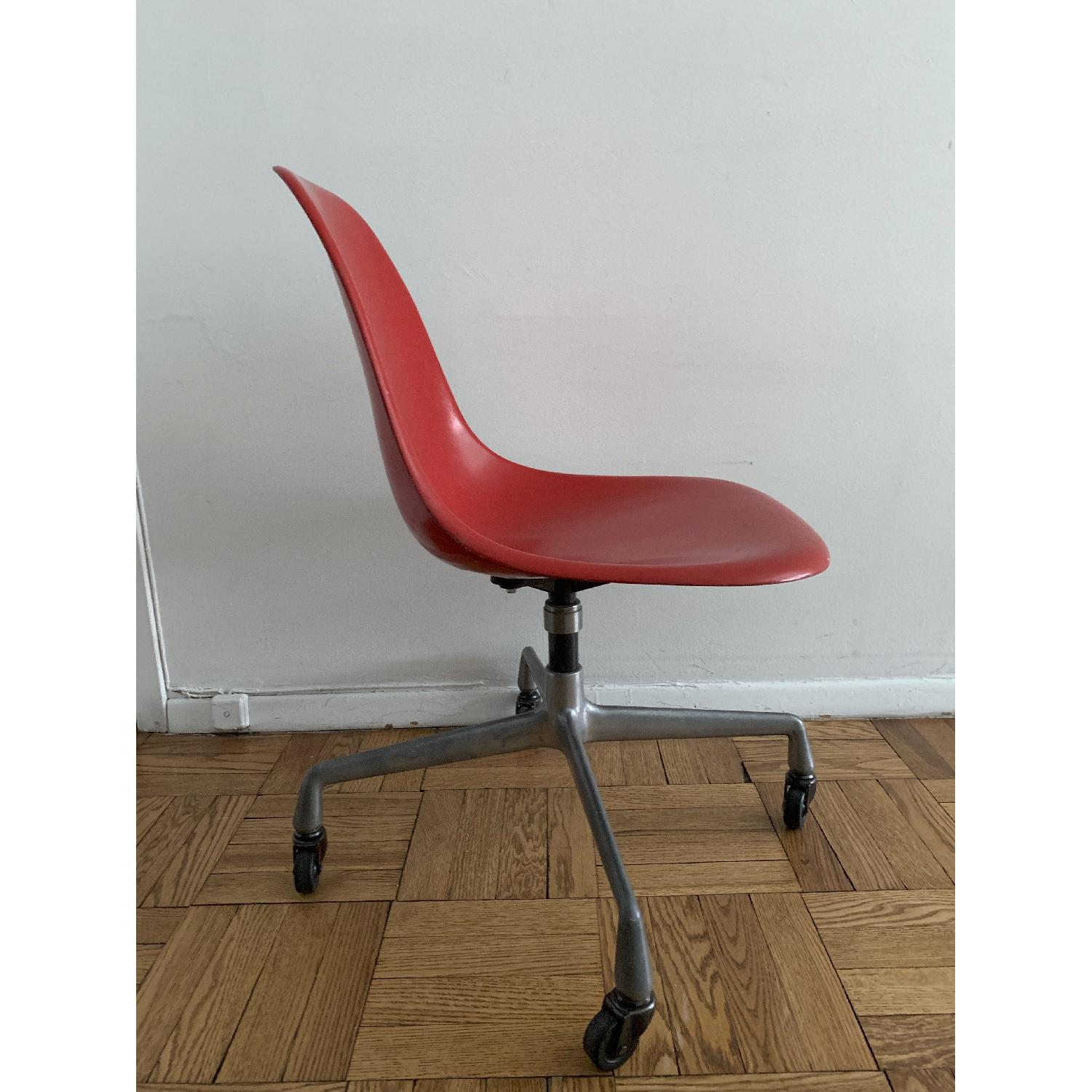 Herman Miller Eames Swivel Chair - image-2