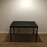 IKEA TARENDO テーブル ブラック Ikea Tarendo Table in Black - AptDeco